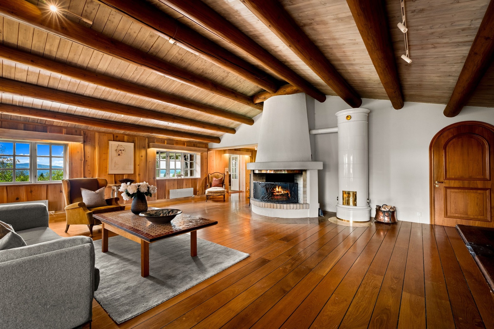 Høyt under taket - 3,19 meter under mønet Galleribilde