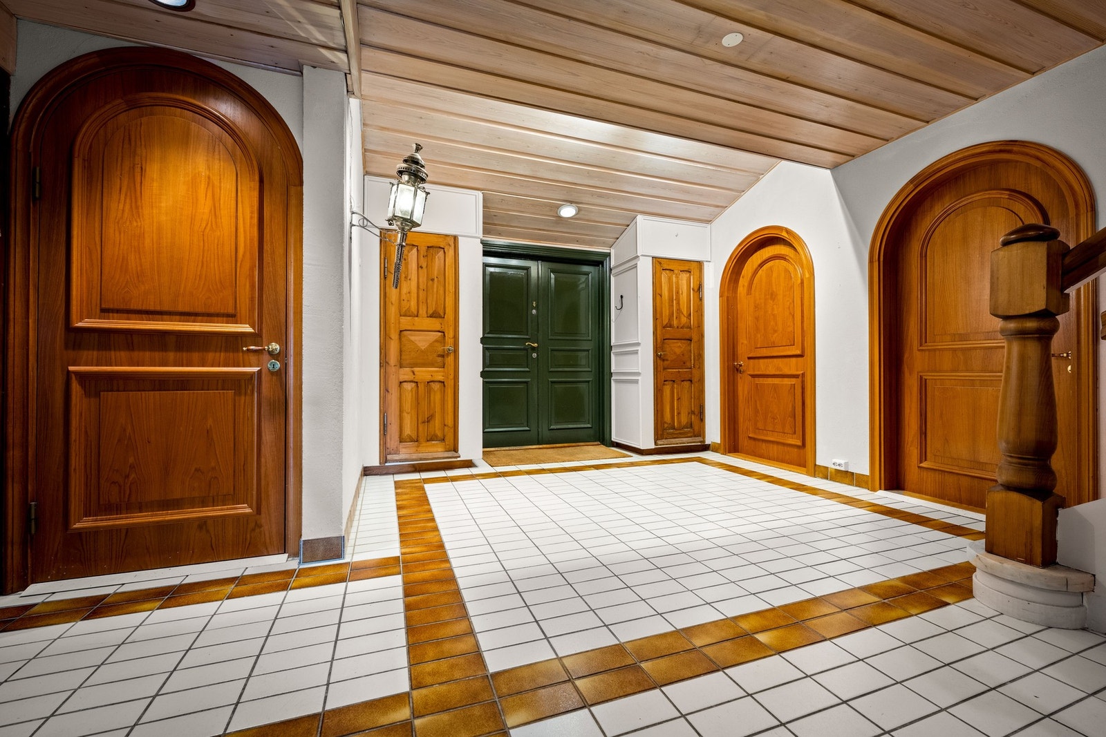 Flislagt inngangsparti Galleribilde