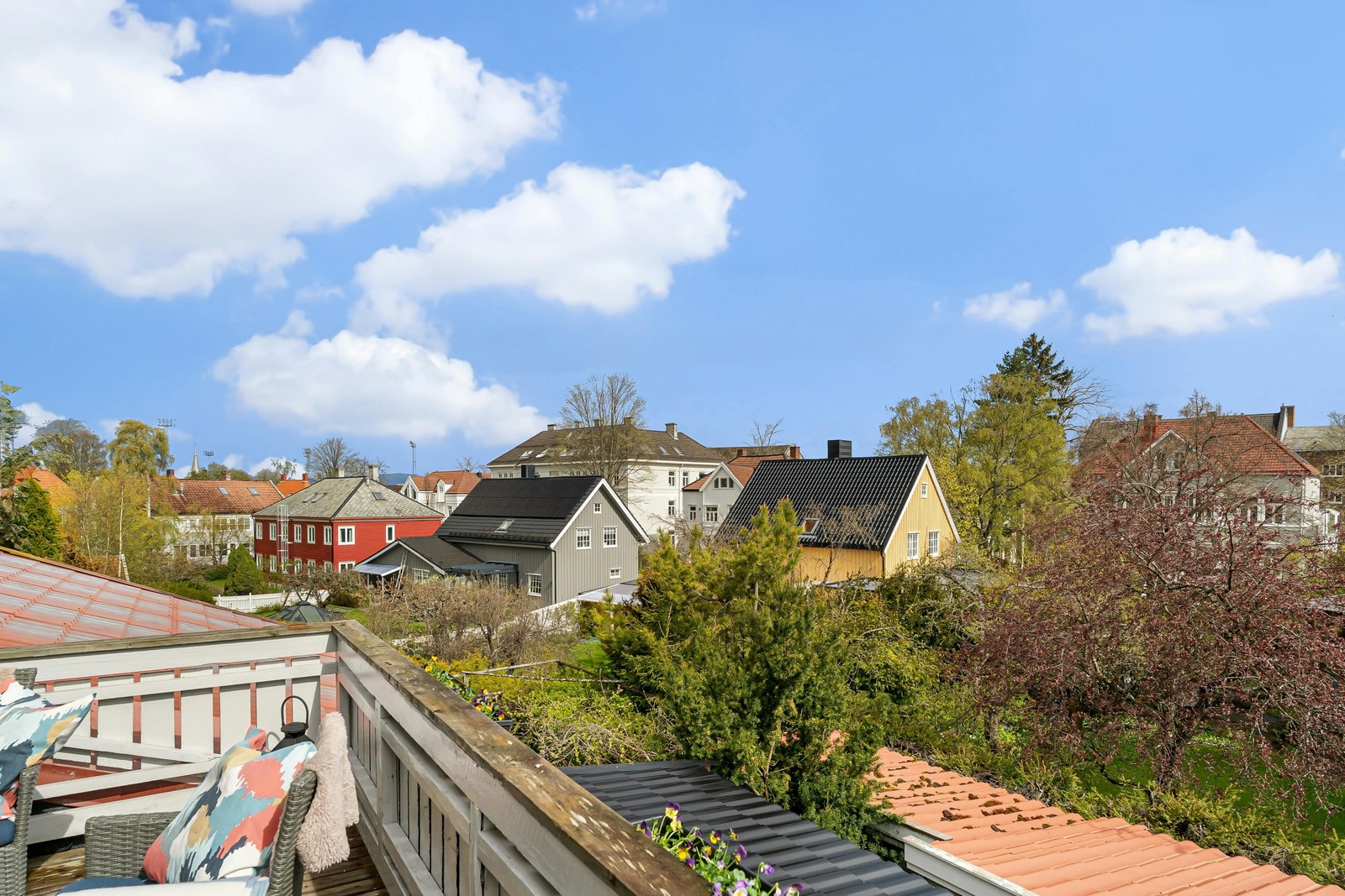 Perfekt sted for morgenkaffen med vakker utsikt. Galleribilde