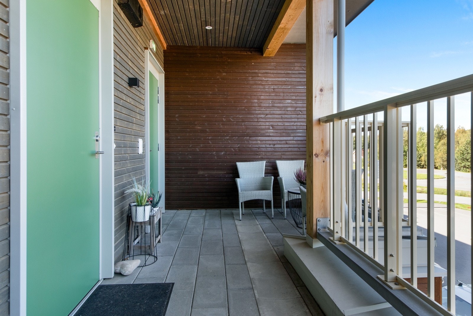 Leiligheten har en utmerket plassering i andre etasje, som gir adkomst via heis til svalgang i nord Galleribilde