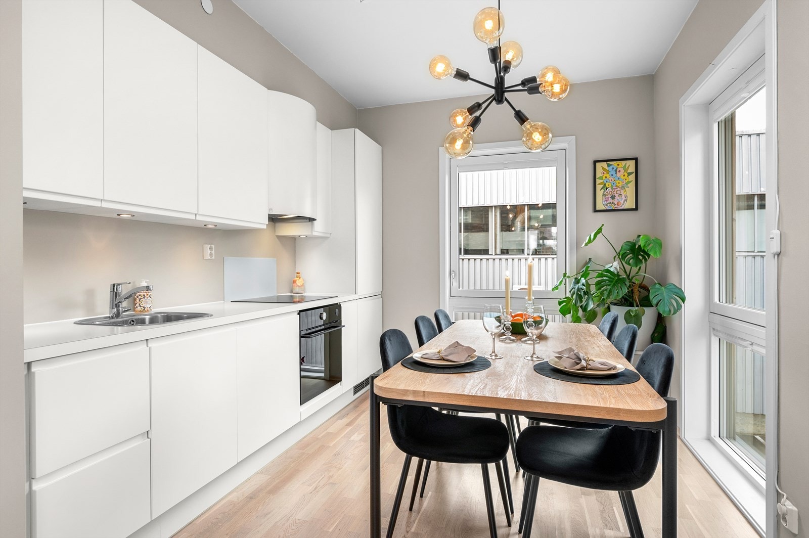 Leiligheten har arealeffektiv planløsning og god takhøyde som gir en behagelig romfølelse. Galleribilde