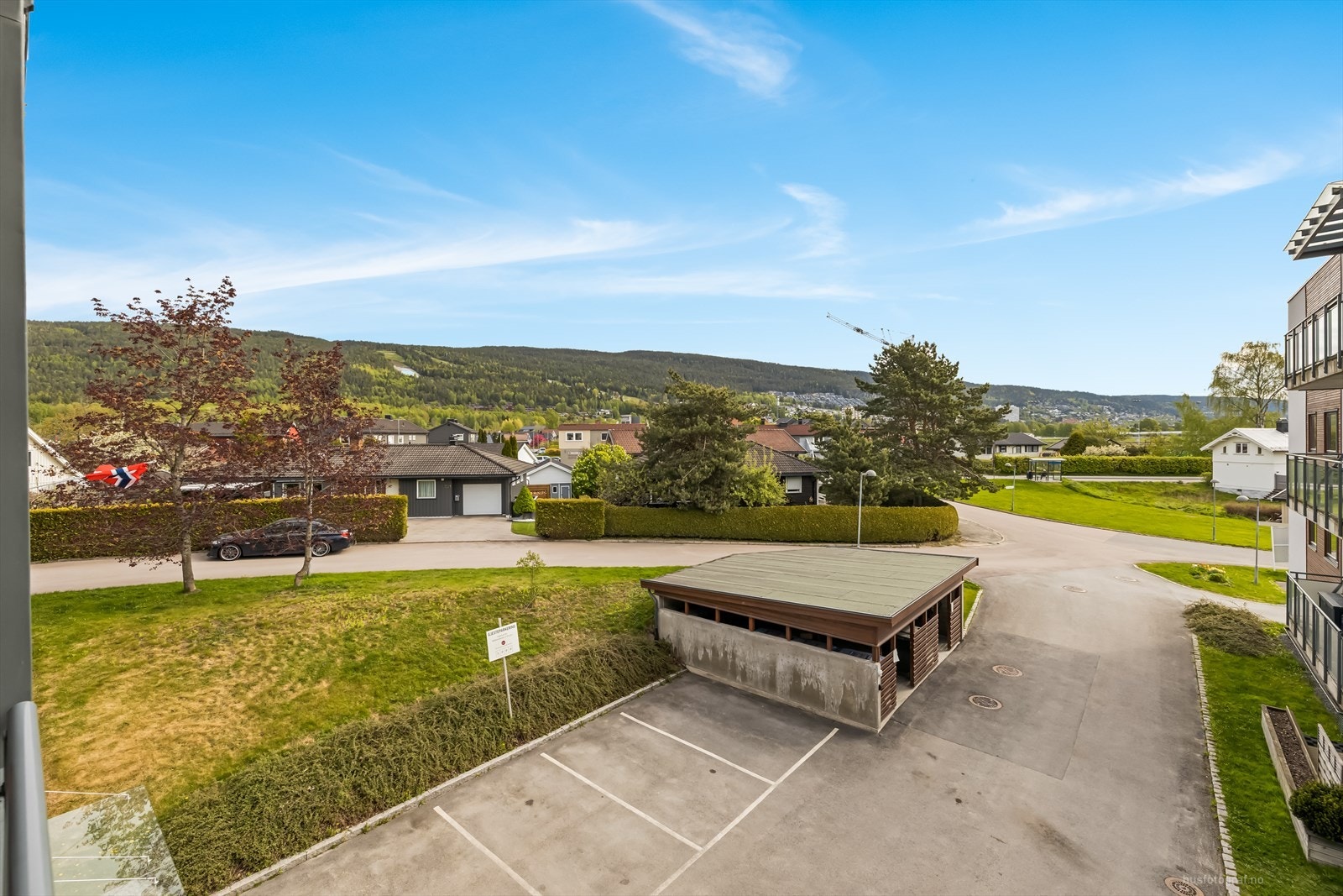 Kort vei til marka med gode turmuligheter sommer som vinter. Galleribilde