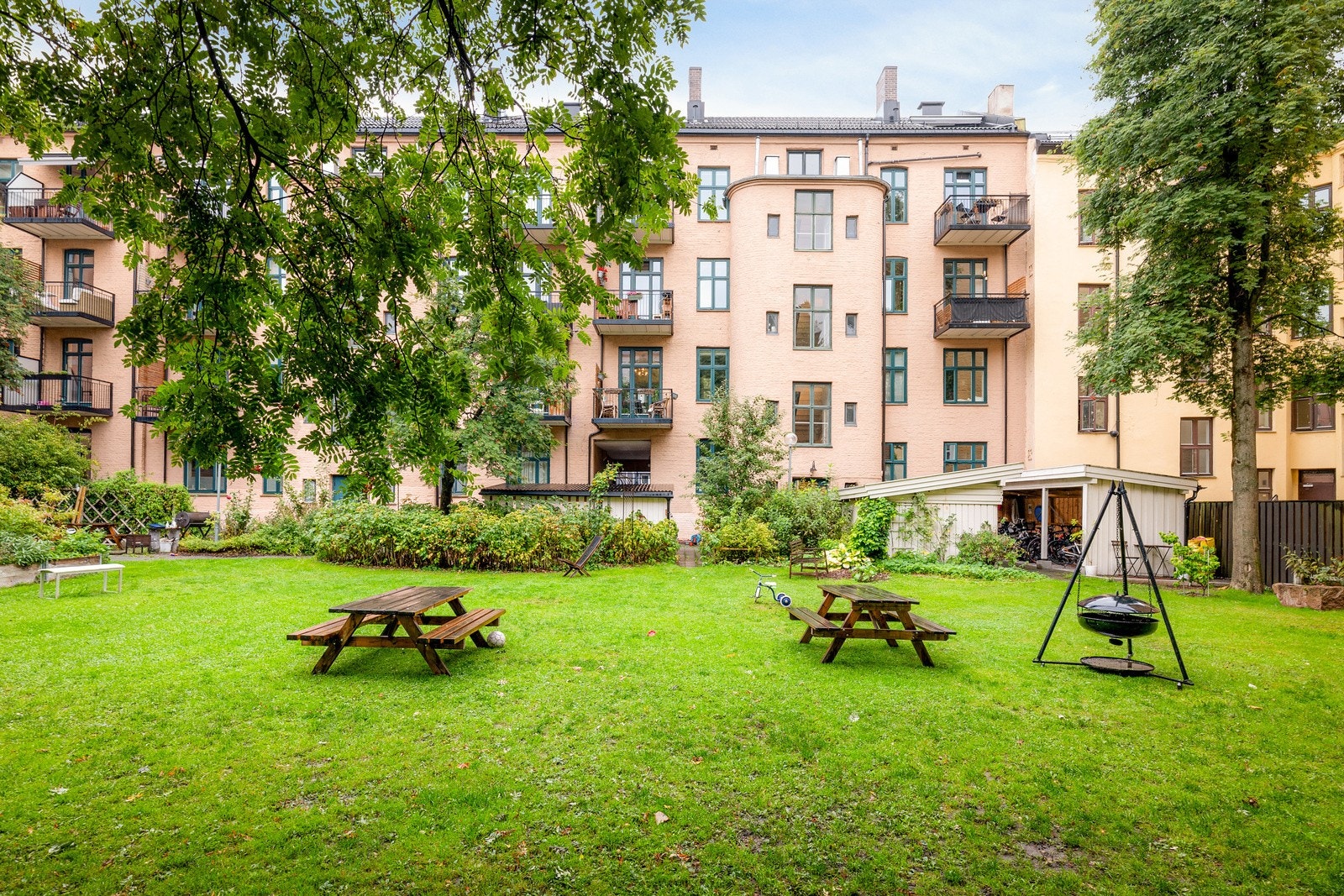 Veldrevet og hyggelig sameie med 13 leiligheter. Galleribilde