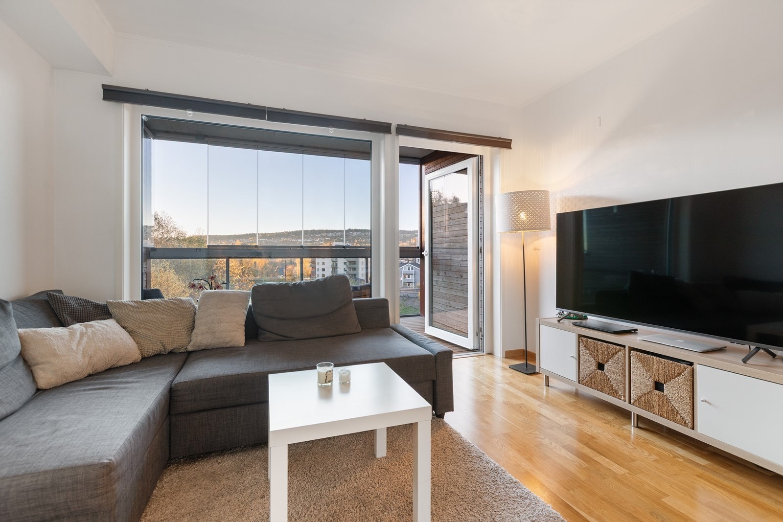 Leiligheten har vannbåren gulvvarme i entré, kjøkken og stue. Galleribilde