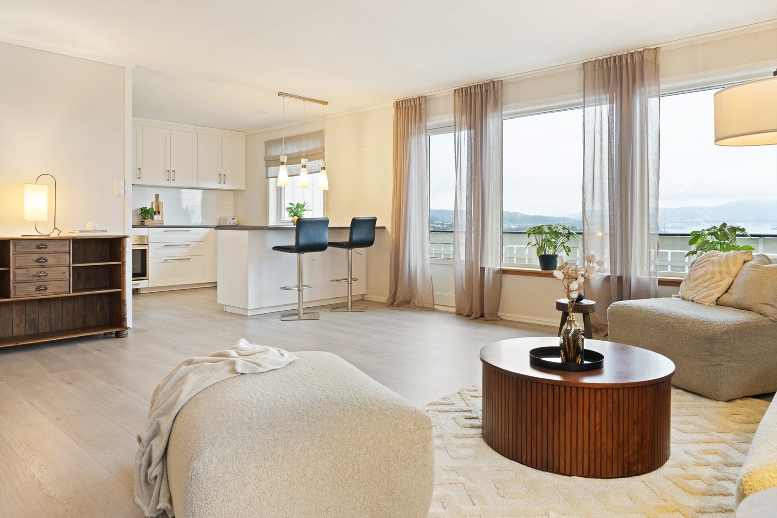 En flott halvdel av tomannsbolig, med nydelig beliggenhet i et familievennlig og solrikt område på Hjelteryggen Galleribilde