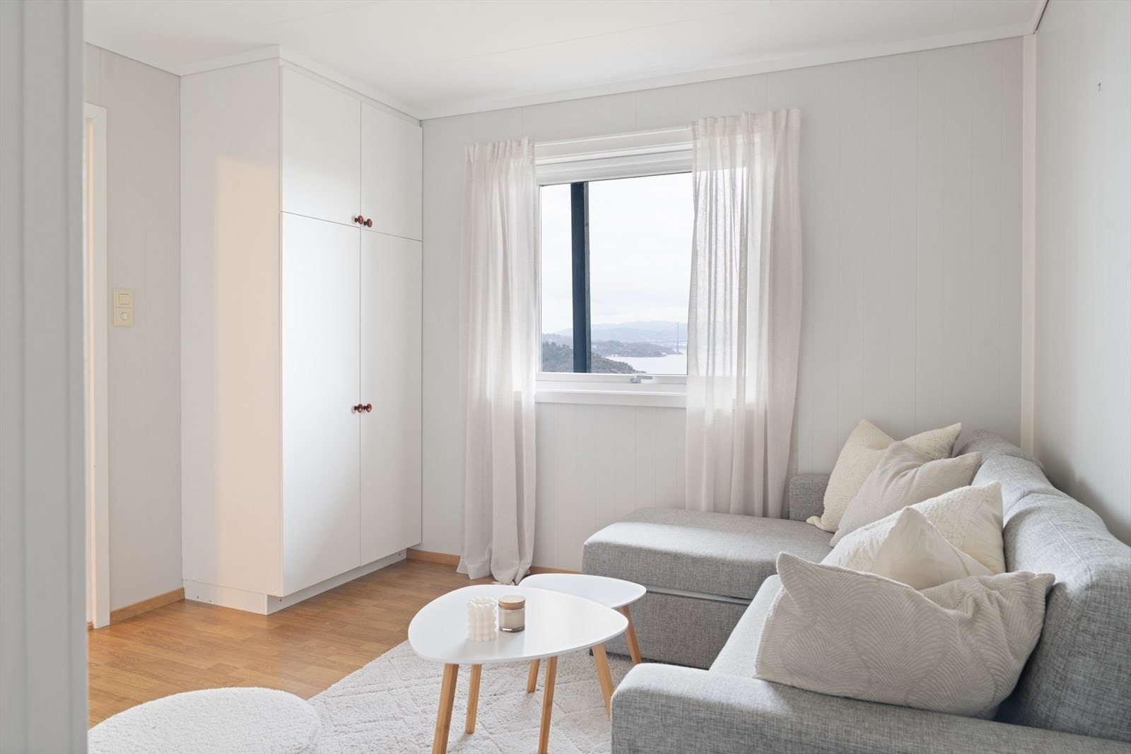 Tidsriktige farger komplementeres av det naturlige lyset Galleribilde