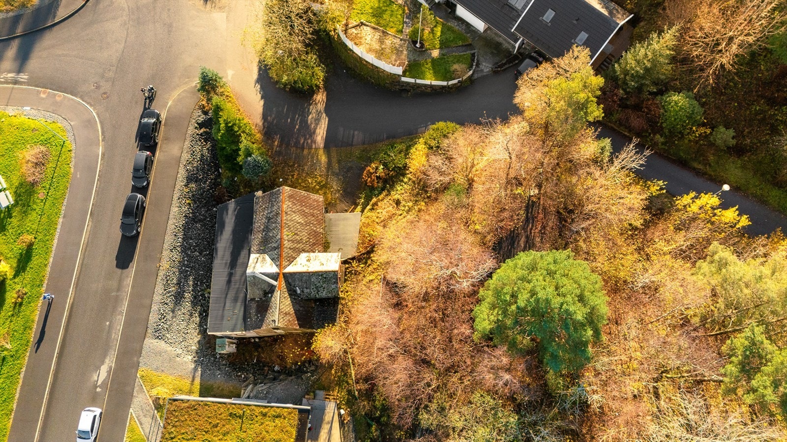 Barnevennlig veliggenhet med nærhet til skole, barnehage og offentlig transport Galleribilde