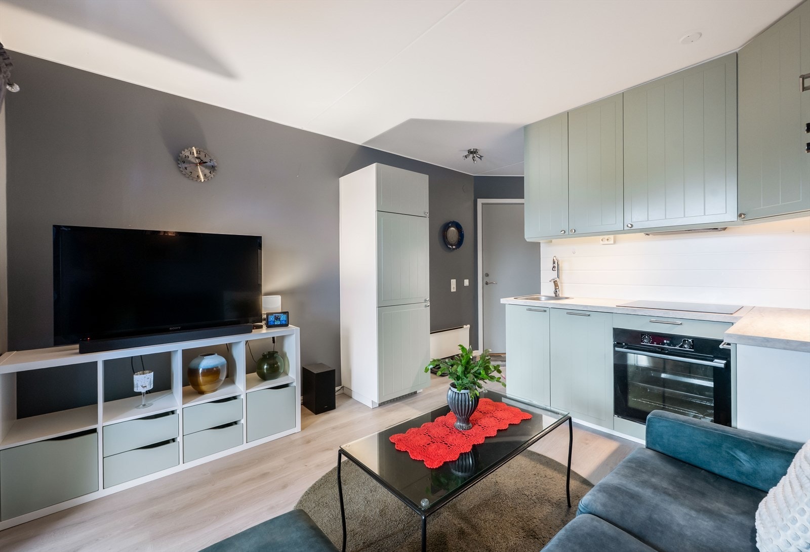 Integrerte hvitevarer gir en effektiv kjøkkenløsning. Galleribilde