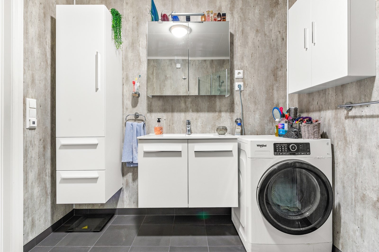 Det er også opplegg for vaskemaskin på badet. Galleribilde