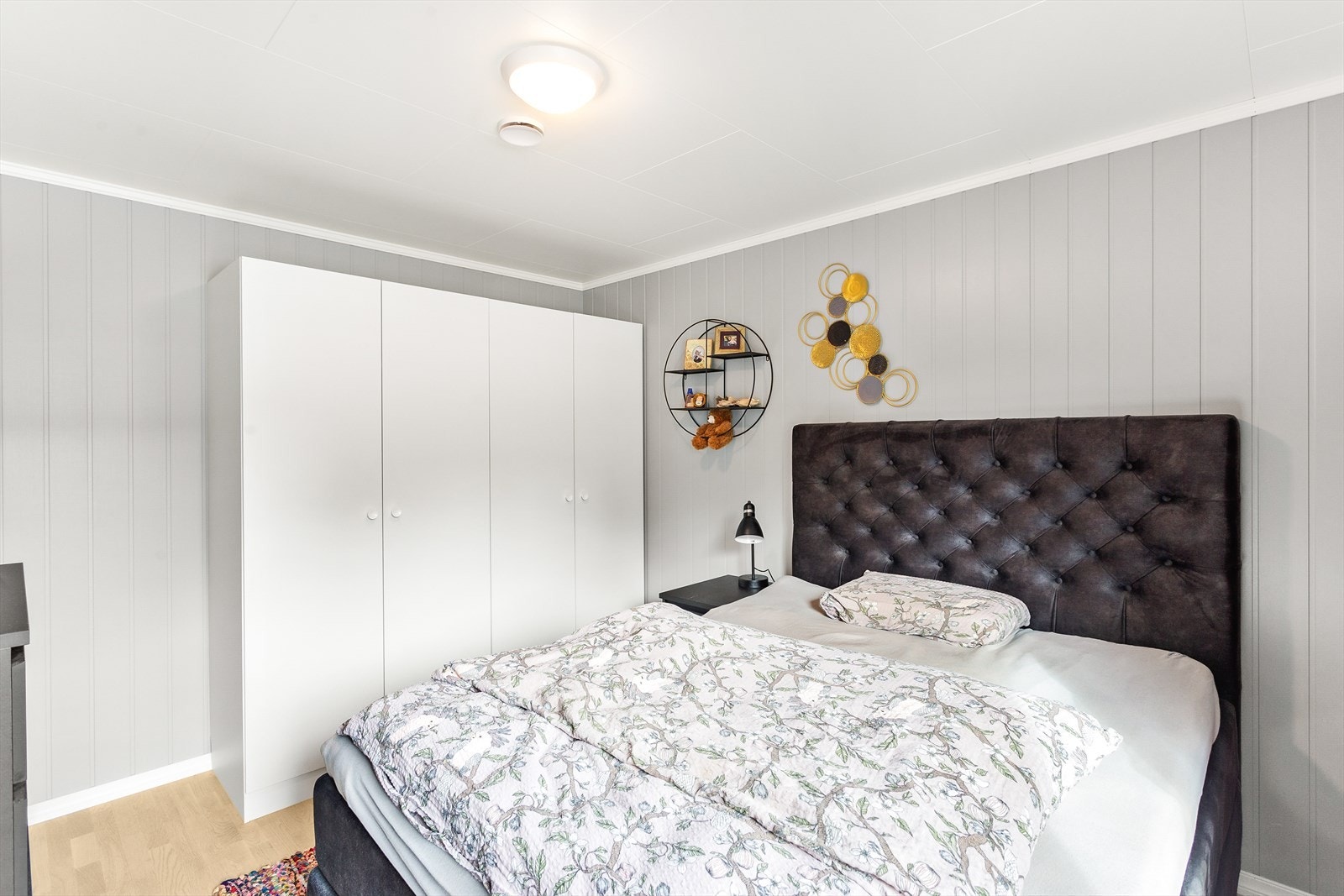 I soverommet er det doble garderobeskap. Galleribilde