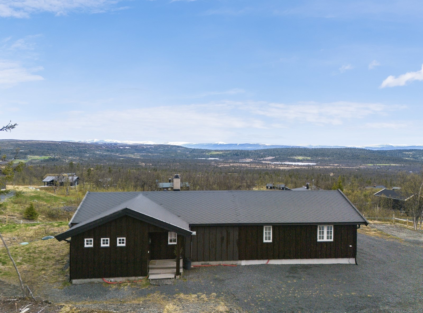 Overbygd inngangsparti. Galleribilde