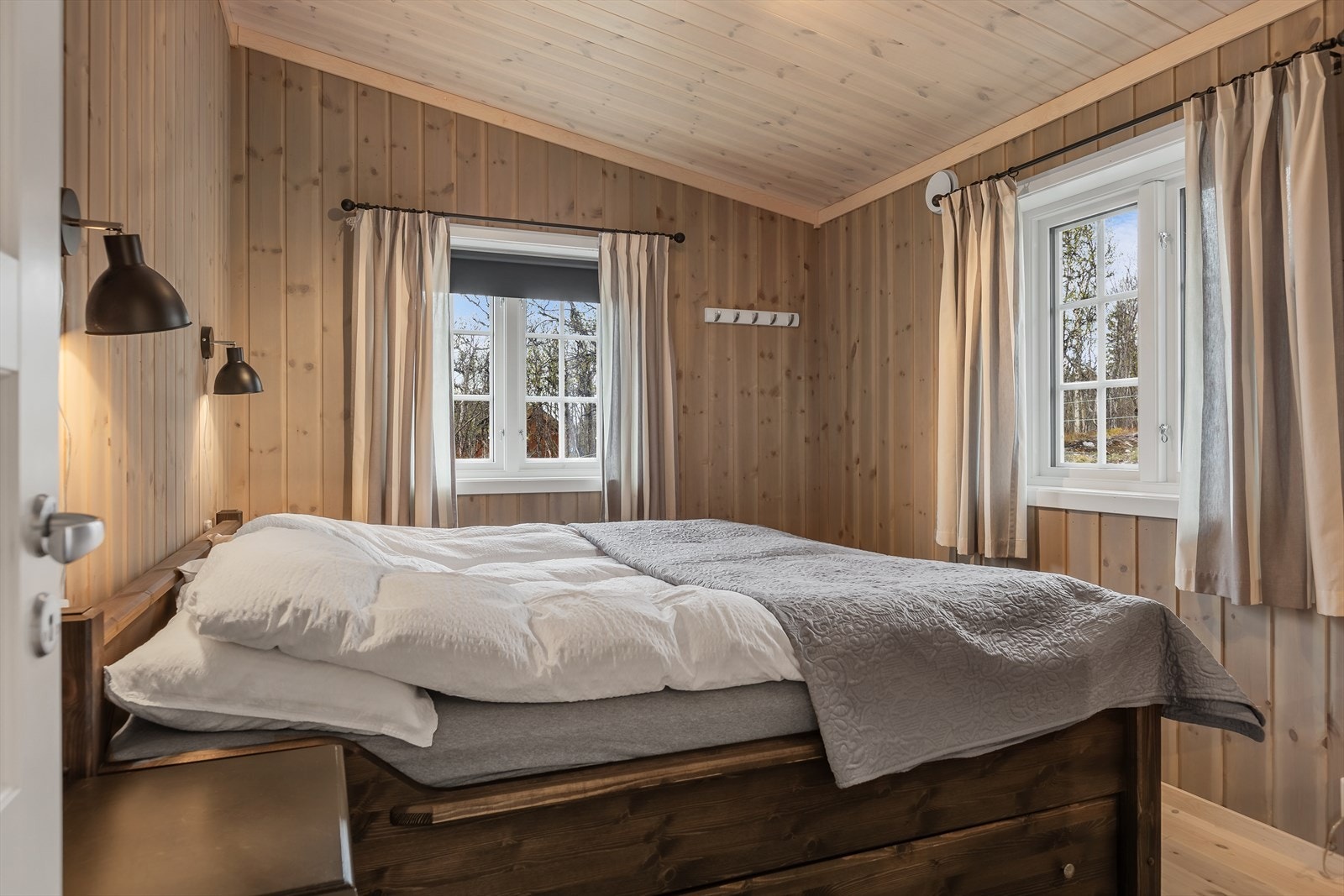 Soverom 1 med dobbeltseng. Galleribilde