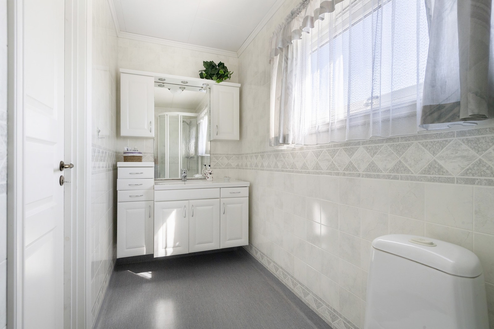 Bad i 1. etasje Galleribilde