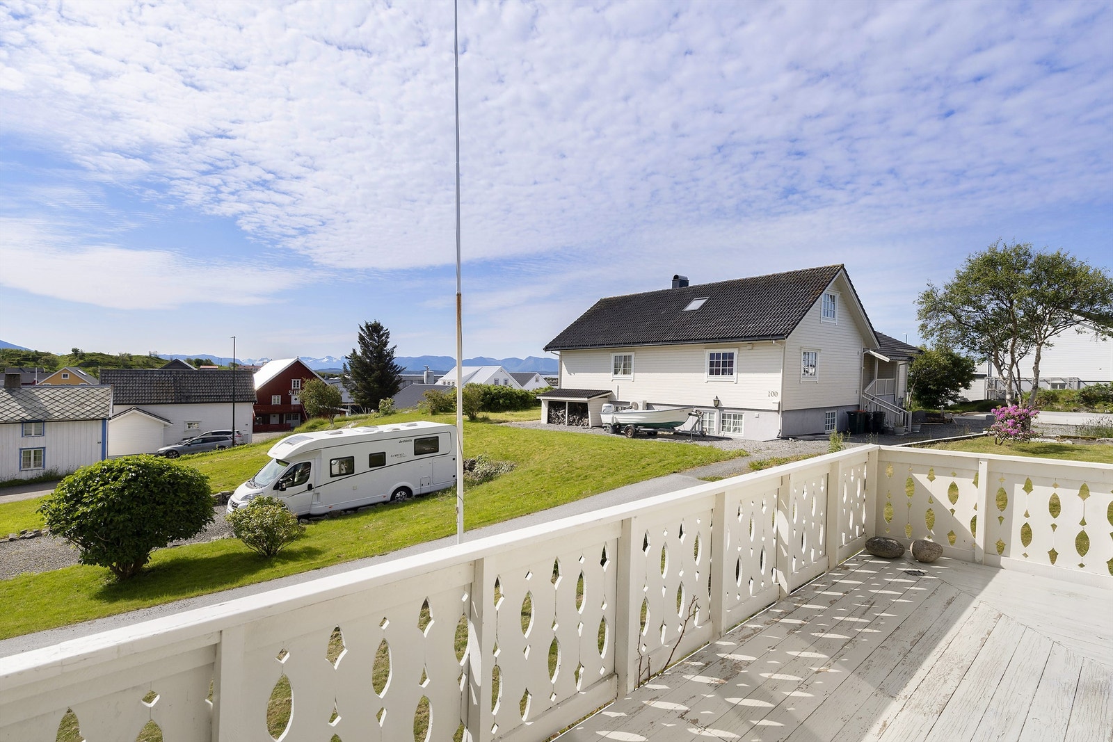 Romslig opphøyd terrasse Galleribilde