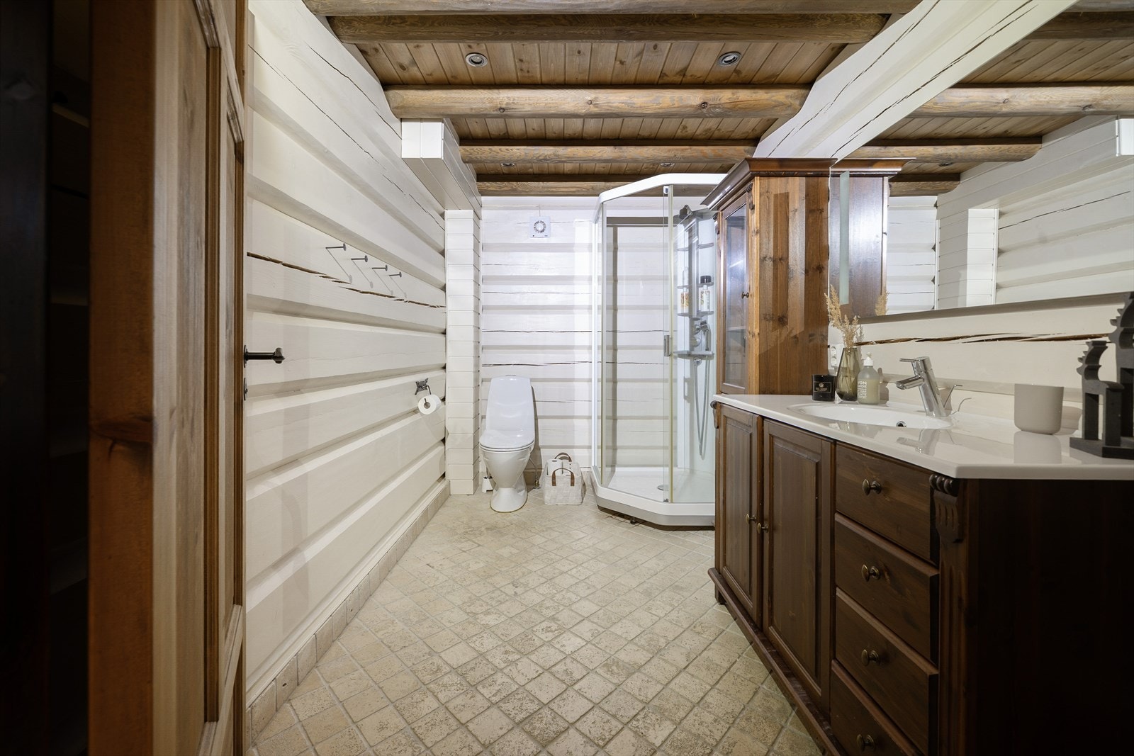 Bad 1etasje Galleribilde