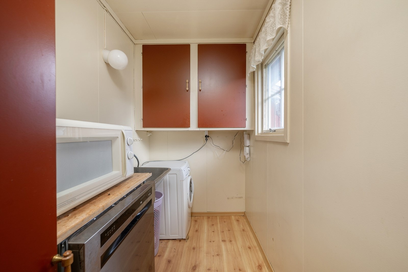 Vaskerom i forlengelse av kjøkkenet Galleribilde