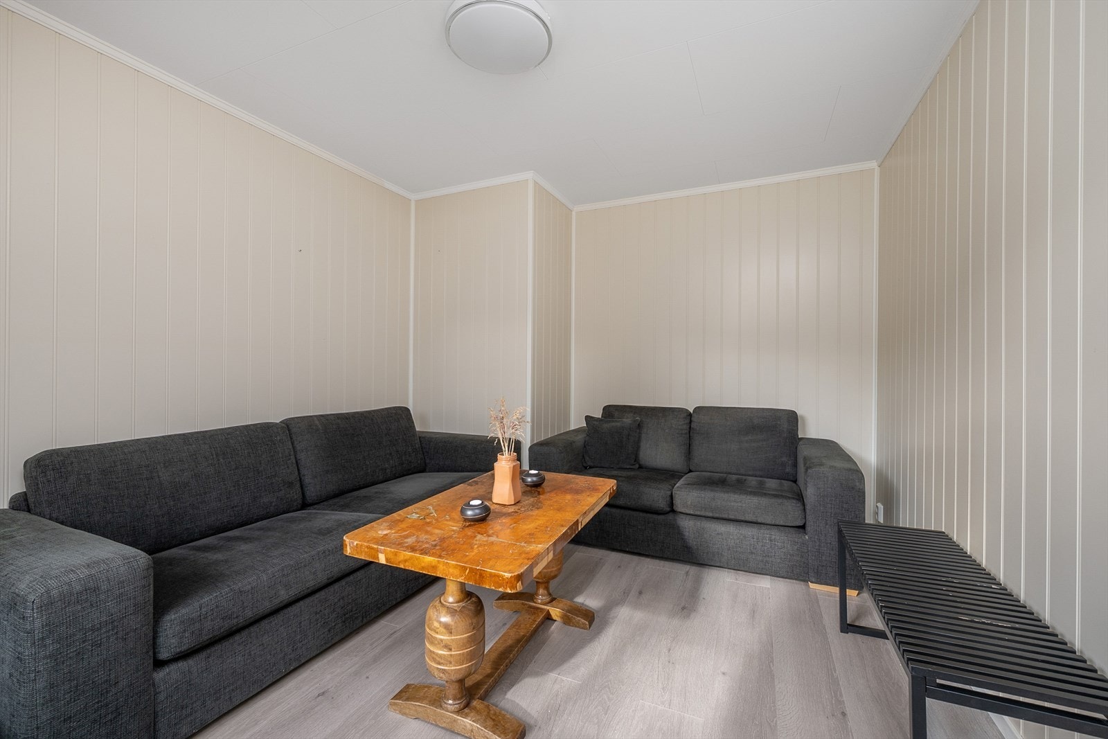 Leiligheten har nyere overflater og innredninger Galleribilde