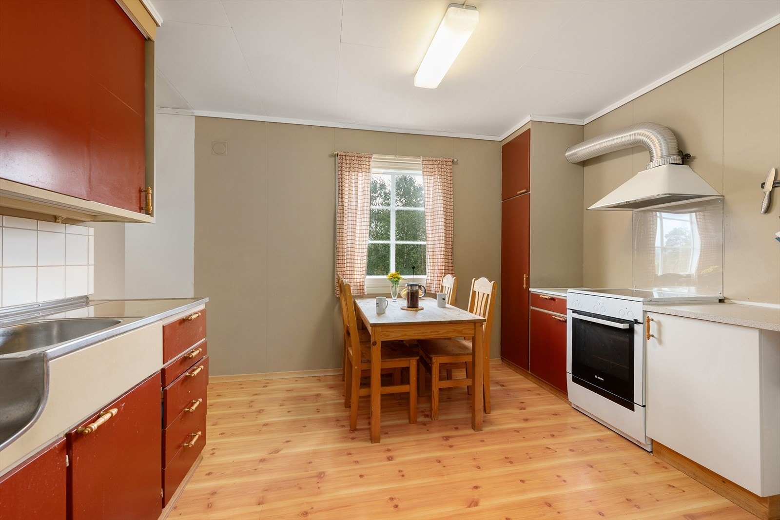 Kjøkkenet i hoveddelen er også av god størrelse Galleribilde