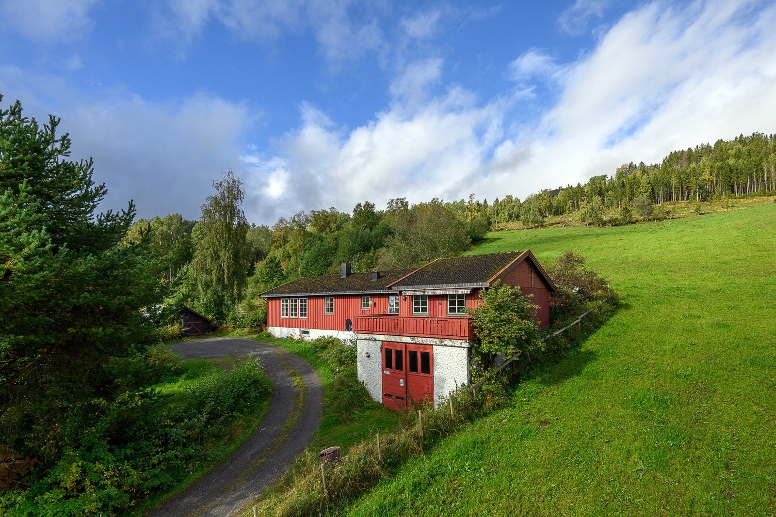 Velkommen til Vestsidevegen 1374! En innholdsrik bolig med landlig og usjenert beliggenhet Galleribilde