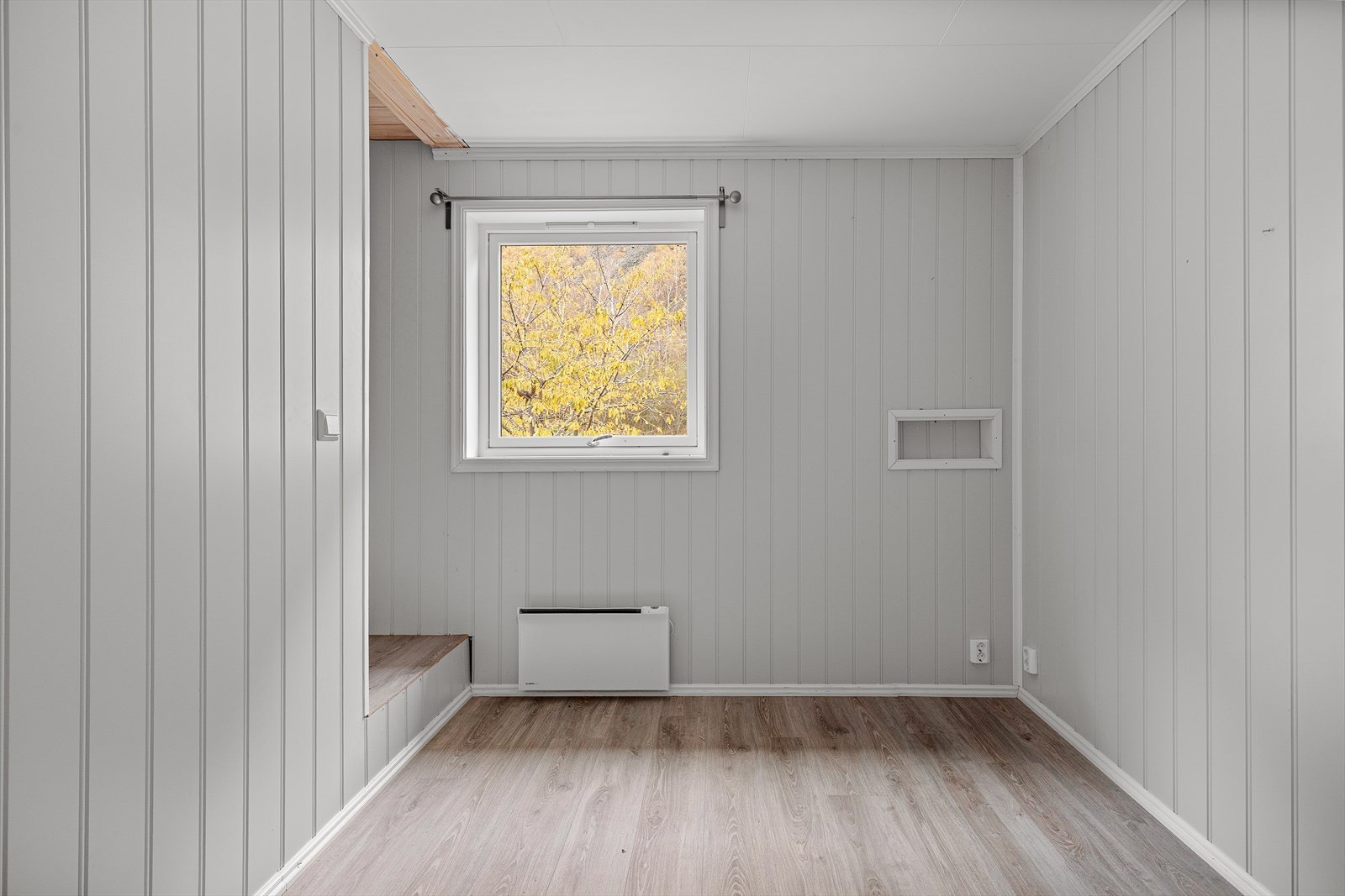 Soverom med trapp til loft. Galleribilde