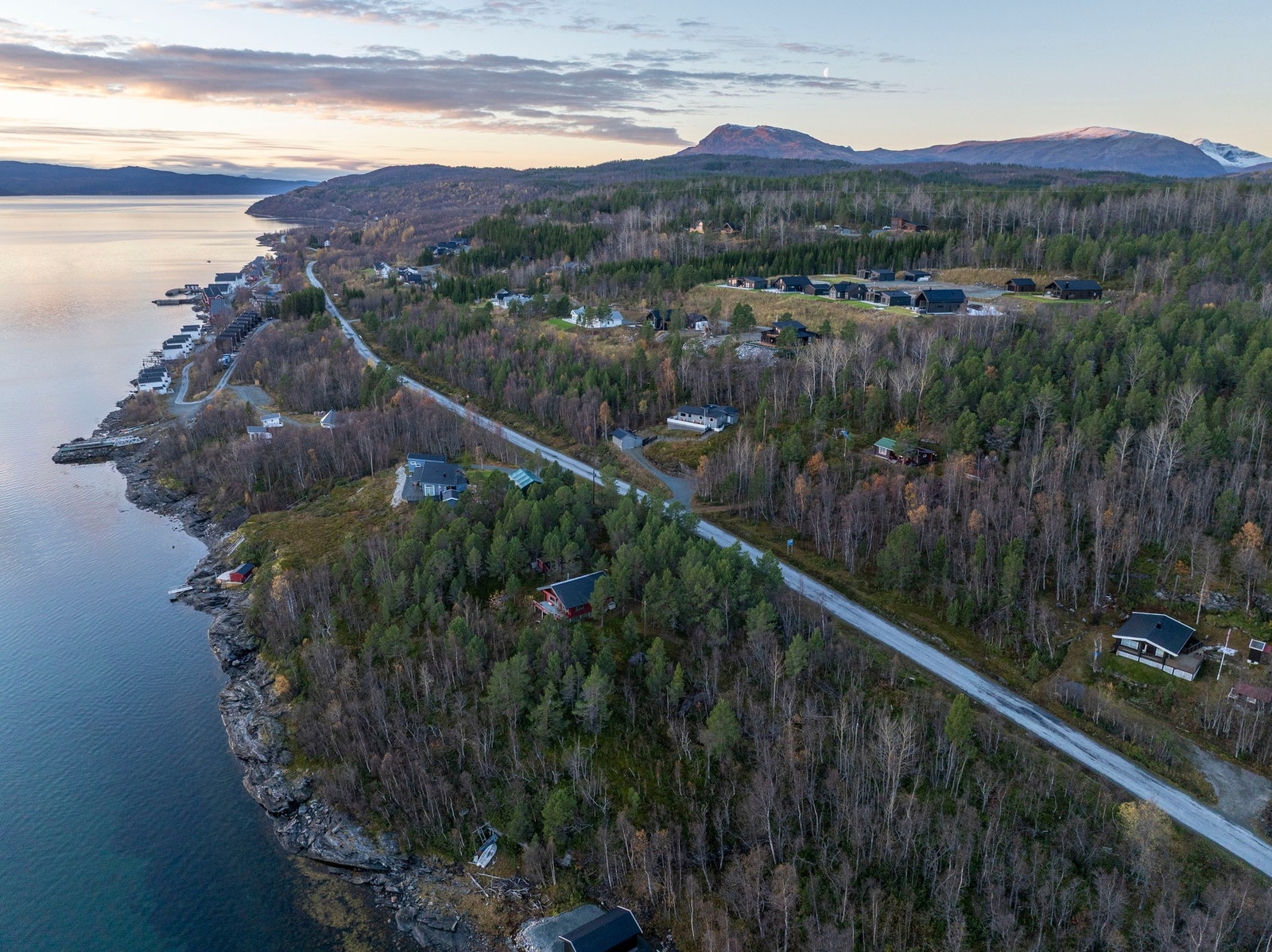 Ligger litt sør for Malangen Resort Galleribilde