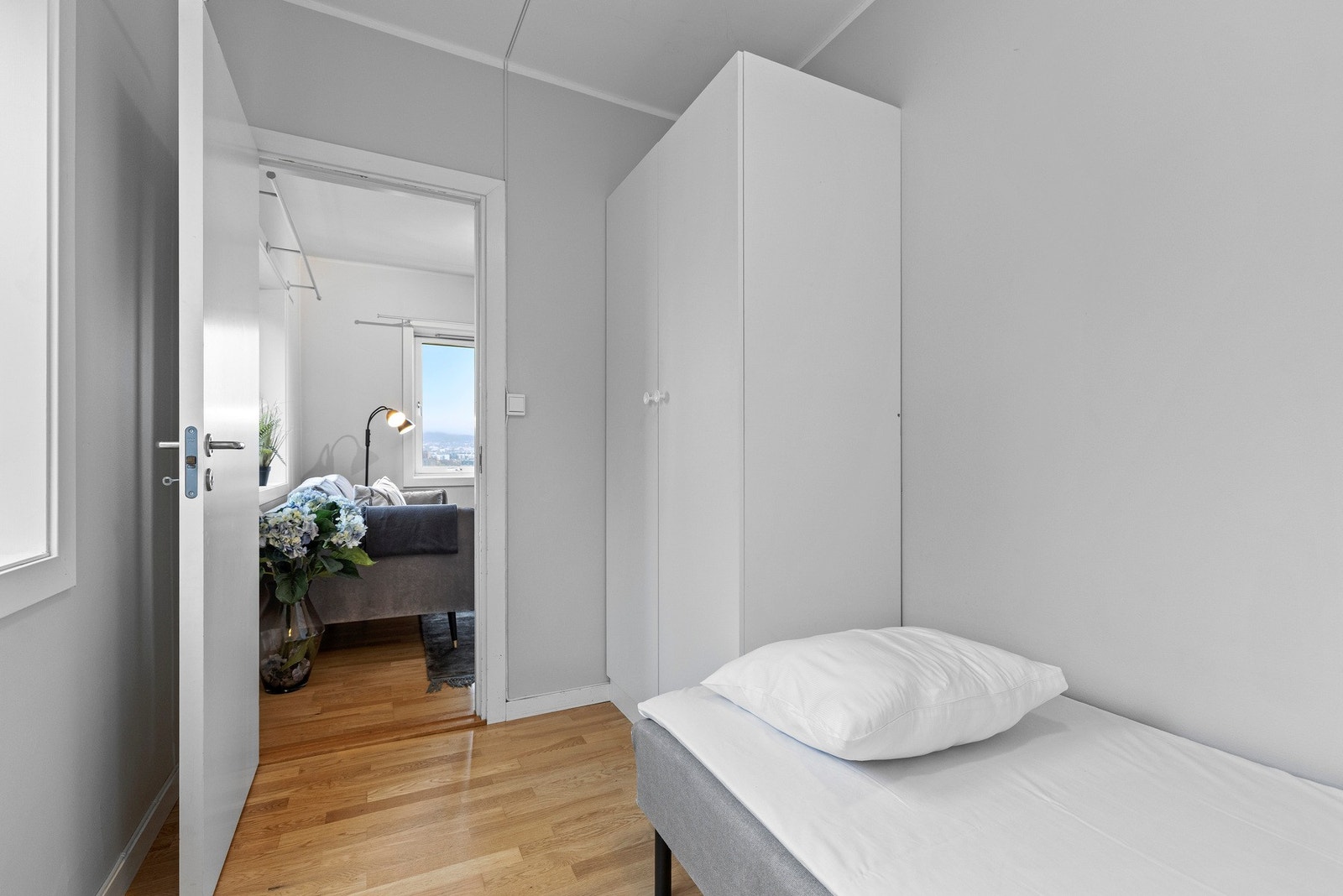 Lyse, delikate fargetoner på vegger. Galleribilde