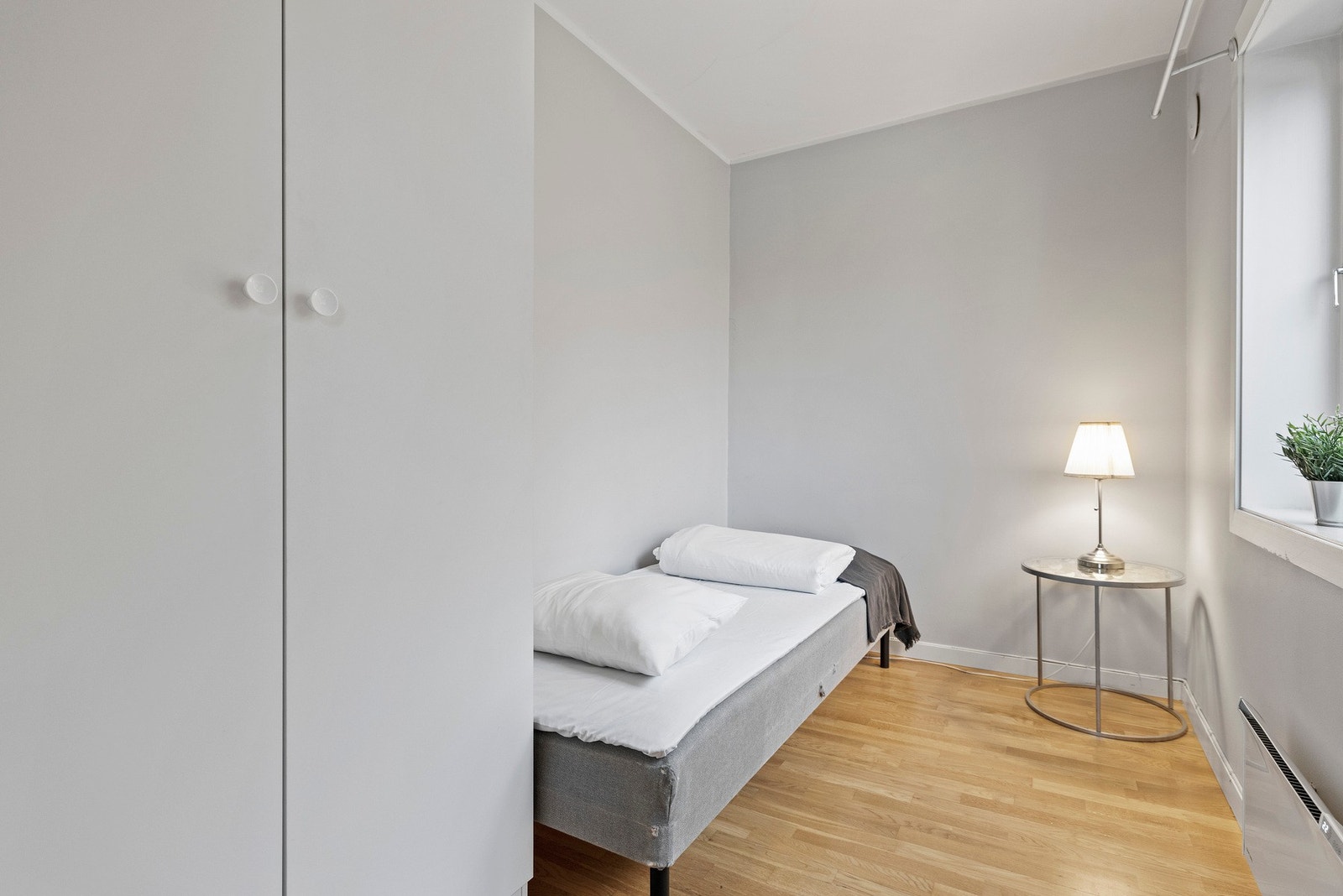 Soverom 2 har også plass til seng og garderobeskap. Galleribilde