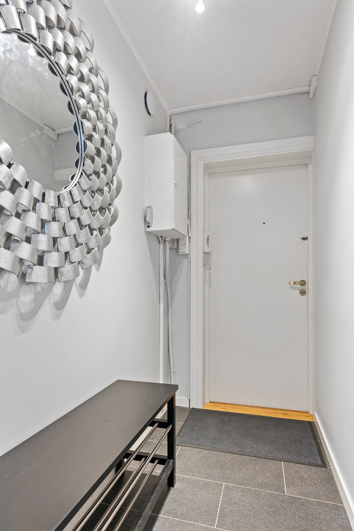 Entré med oppbevaringsmuligheter. Galleribilde