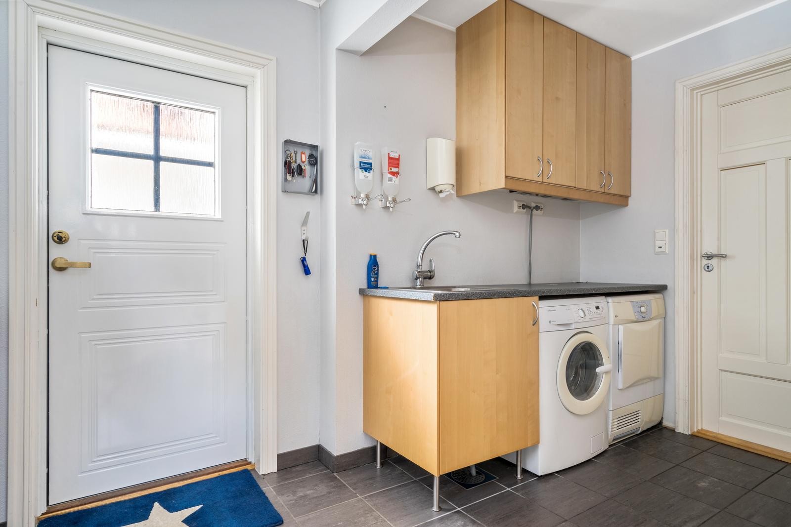 Vaskerom Galleribilde