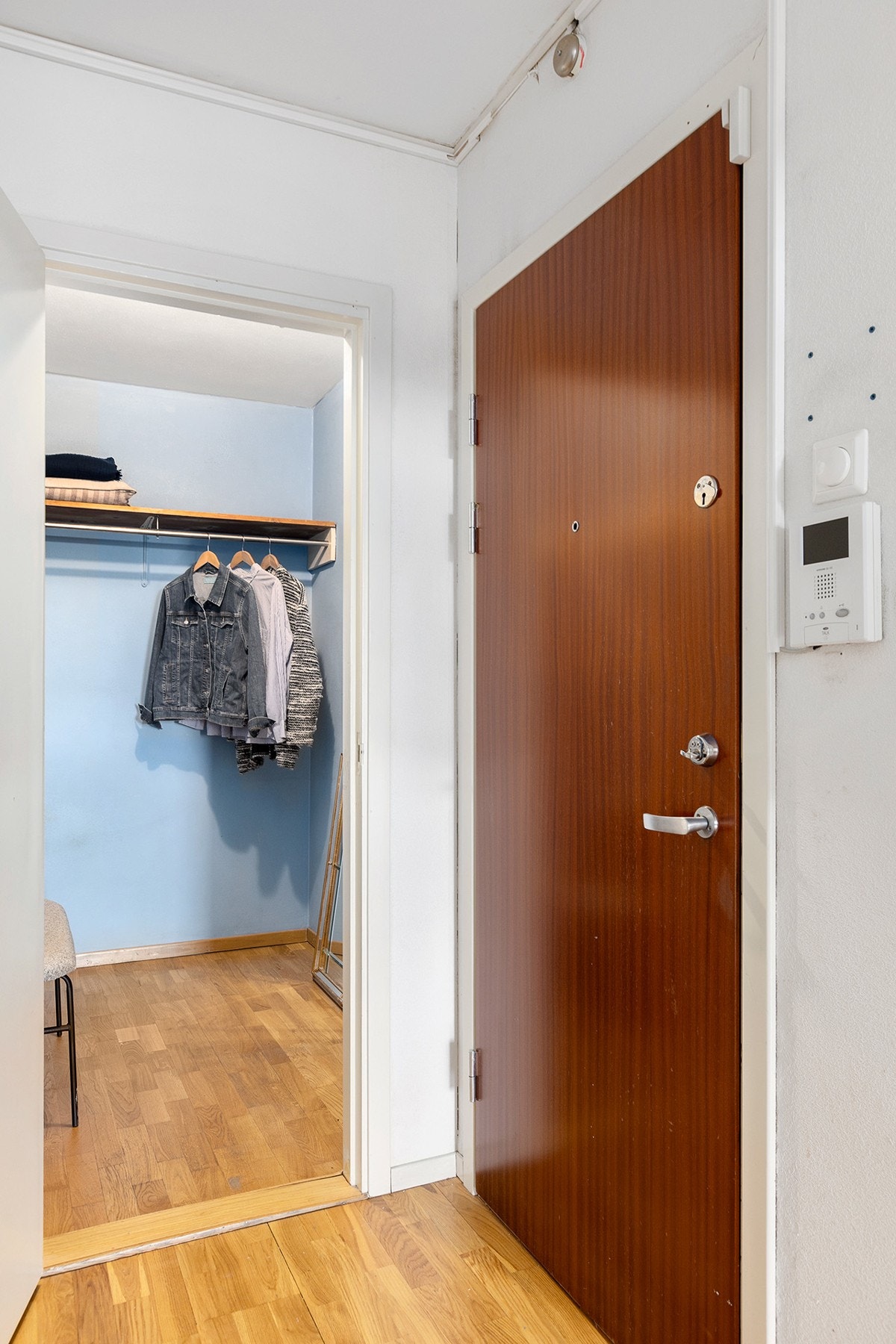 Entré med stort bod/kott Galleribilde
