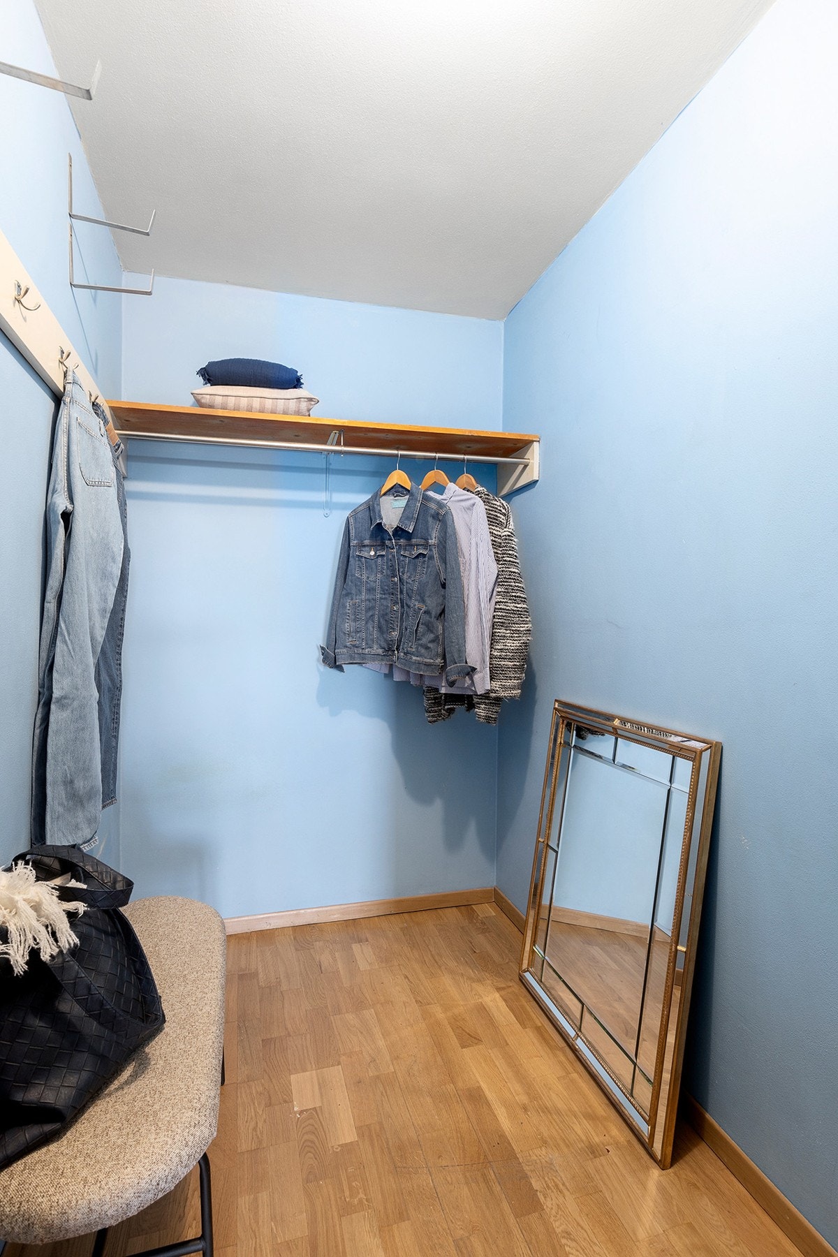 Bod/kott i gangen Galleribilde