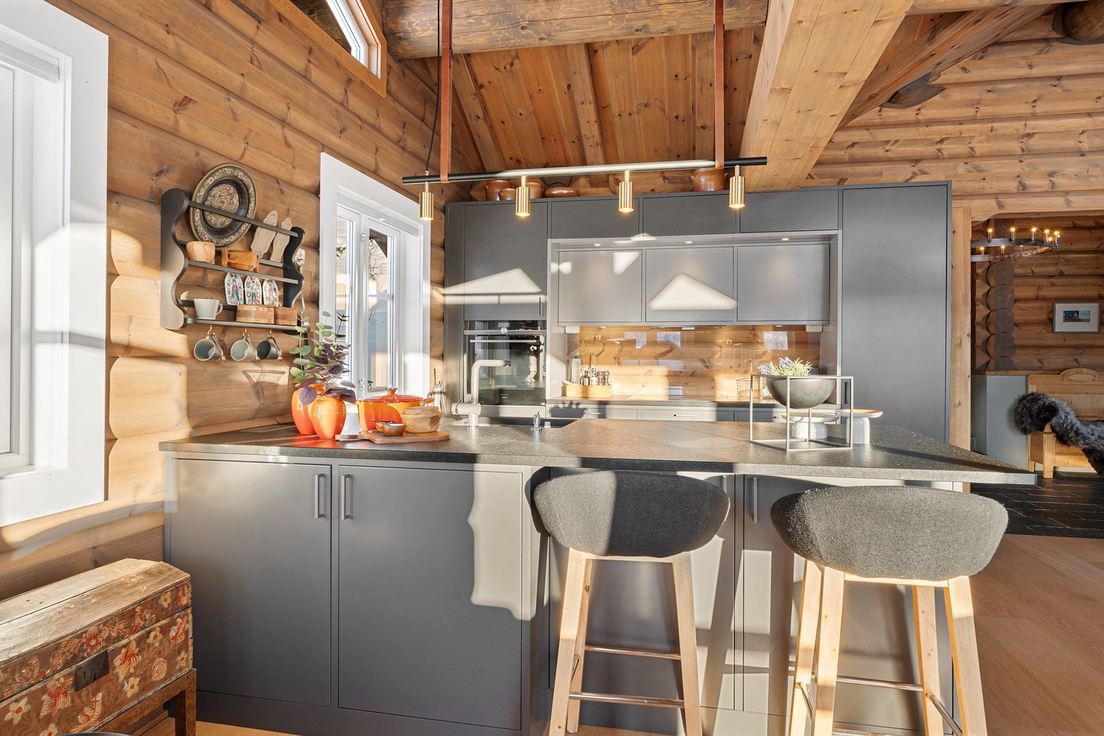 Kjøkkenet har integrerte hvitevarer Galleribilde