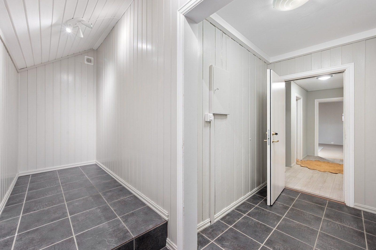 Gang/inngangsparti i 1.etasje. Galleribilde