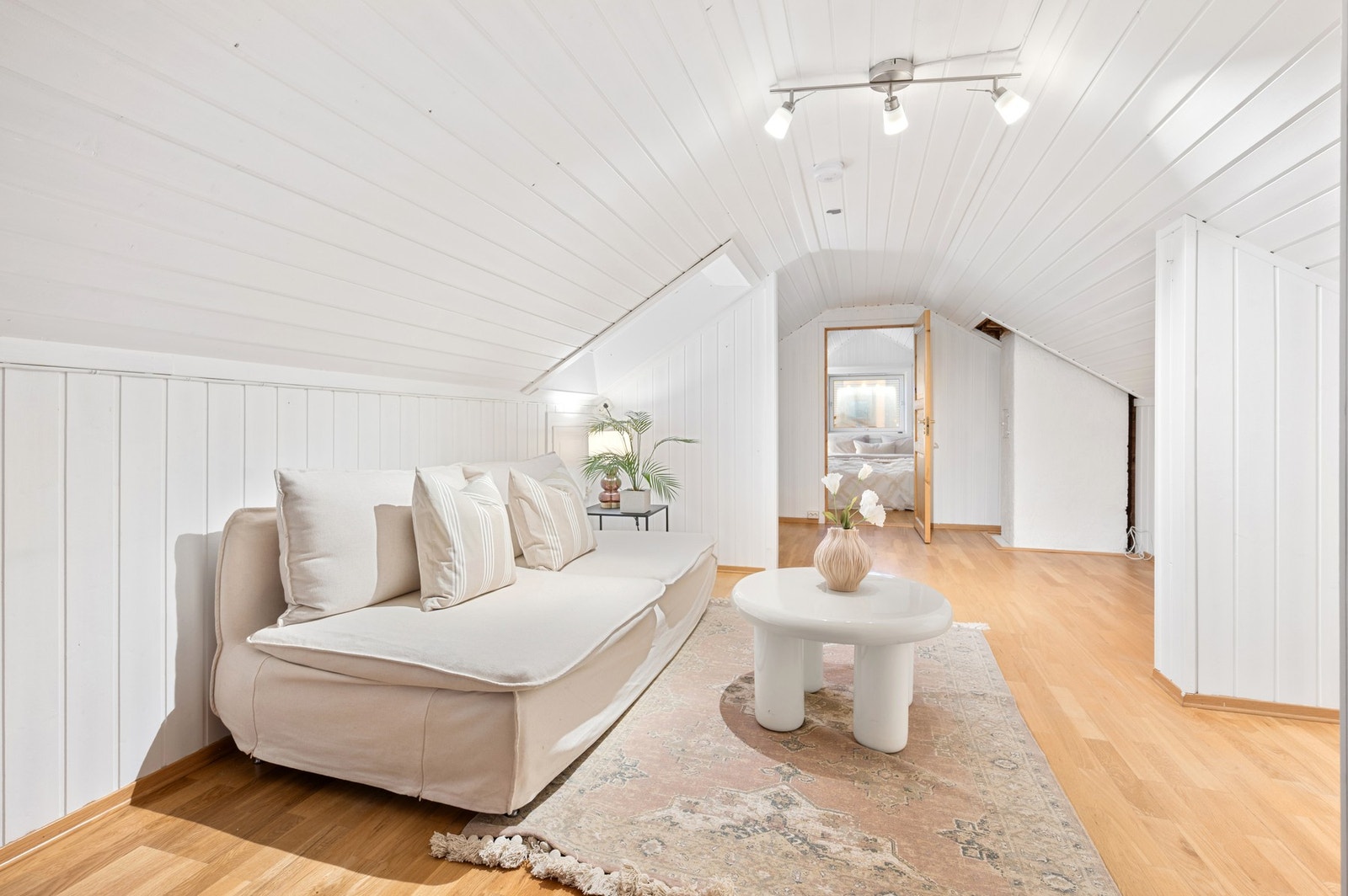 Loftsetasje. Galleribilde