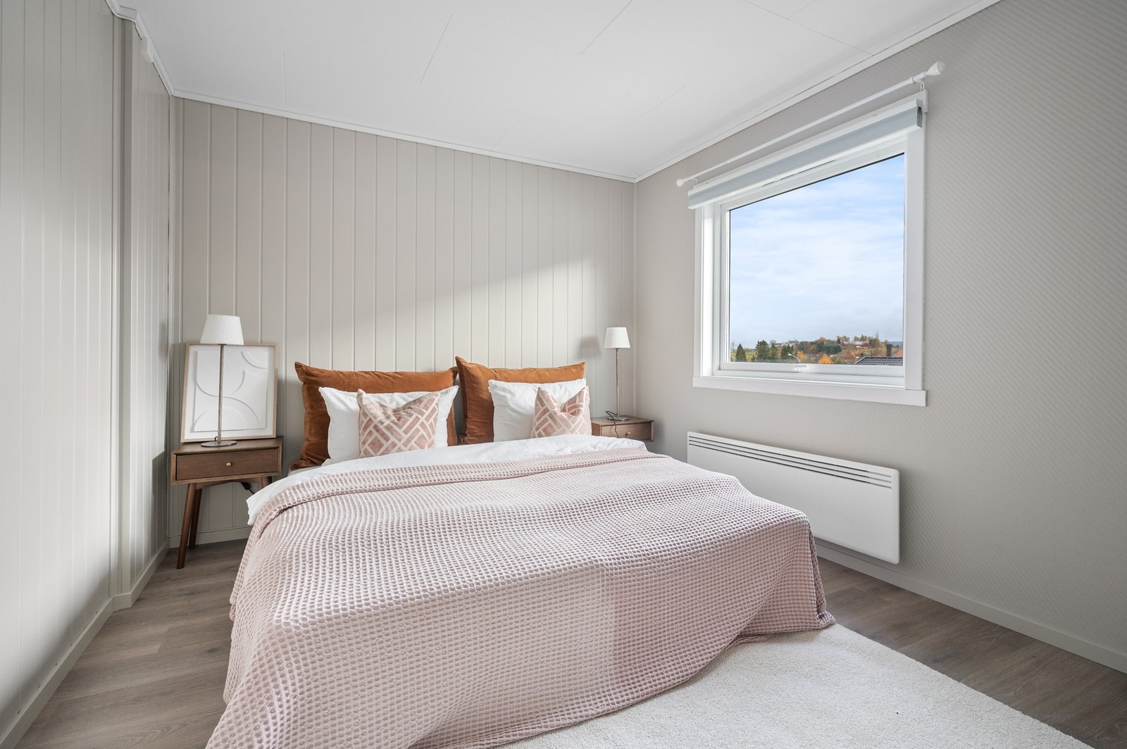 Det er 2 soverom i 2.etasje. Galleribilde