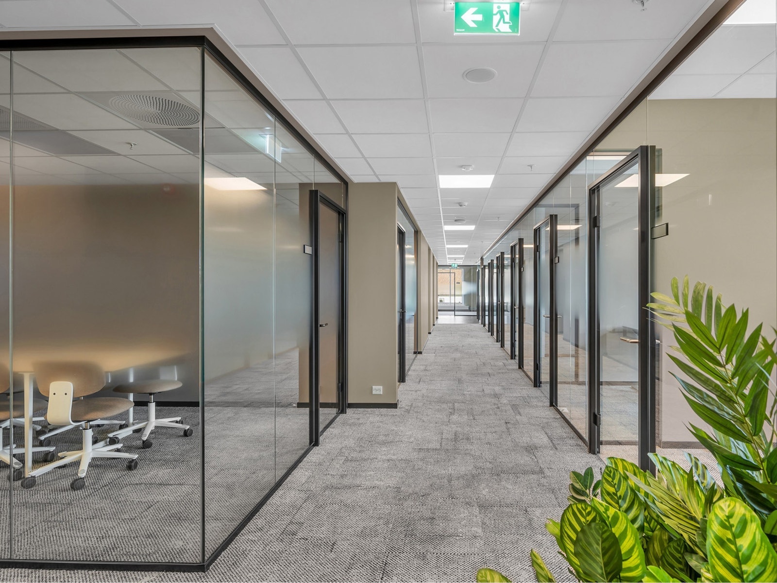 25 moderne og praktiske cellekontor Galleribilde