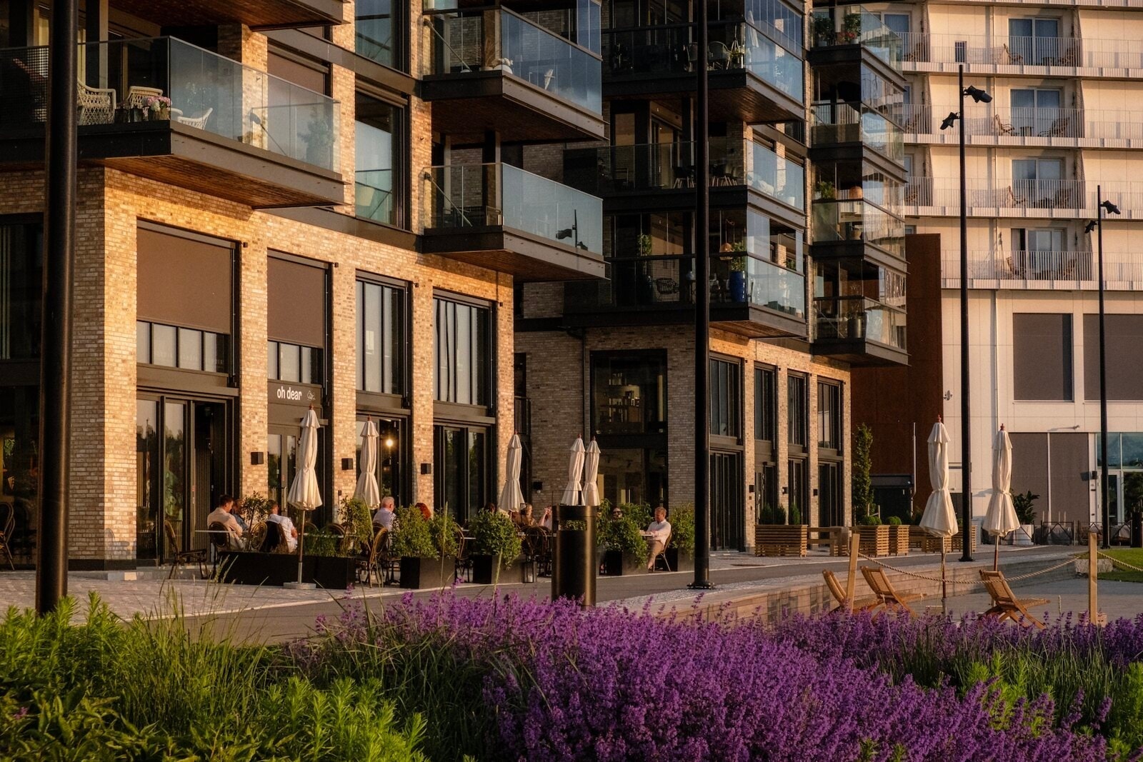 Verket Brygge I hvor du bl.a. blir nabo til den populære vinbaren Oh Dear og Hotel Riviera. Galleribilde