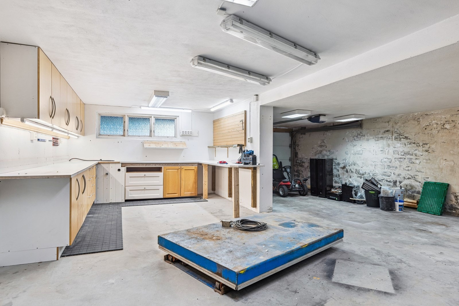 Hobbyrom/garasje i kjeller Galleribilde