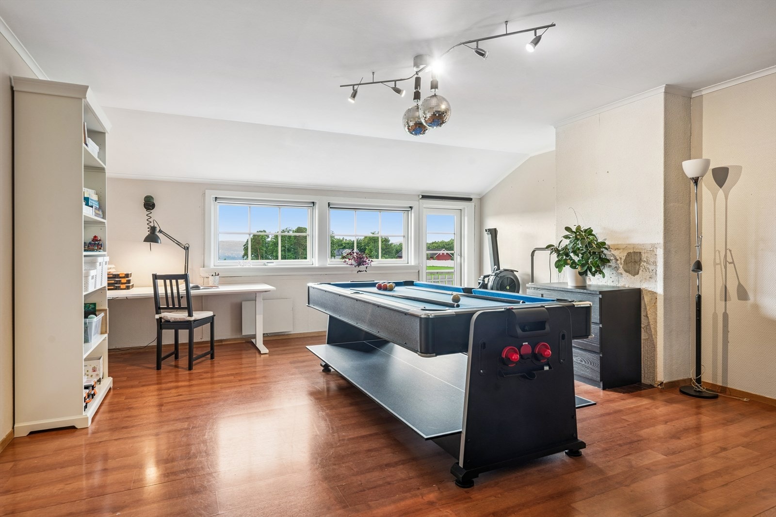 Loftsstue Galleribilde