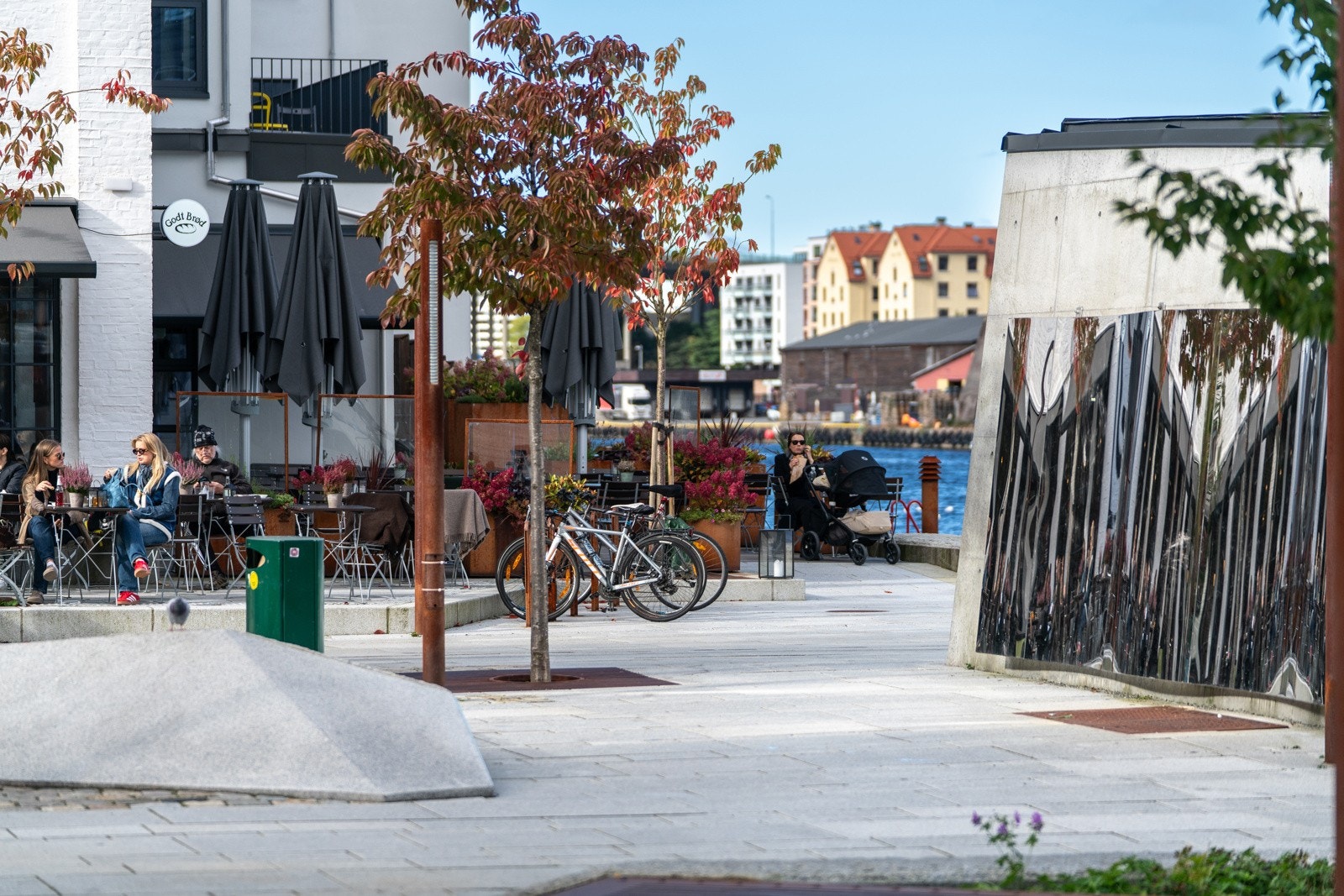 - Fløttmannsplassen. Nabolaget bærer preg av moderne og vakre omgivelser - Galleribilde