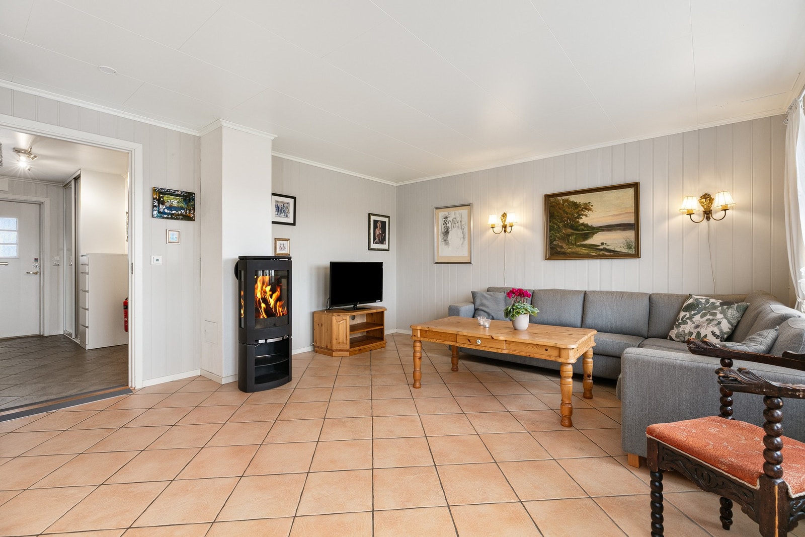 Peisen gir hygge og varme. Galleribilde