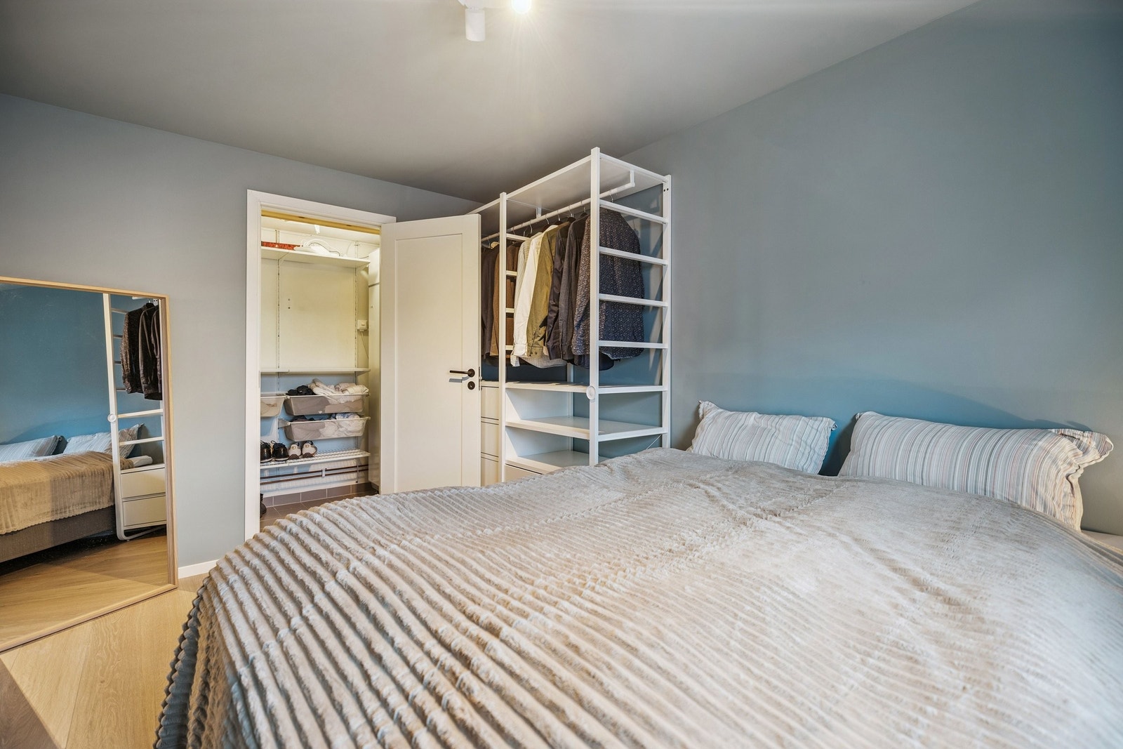 Teknisk rom som også kan brukes som walk-in Galleribilde