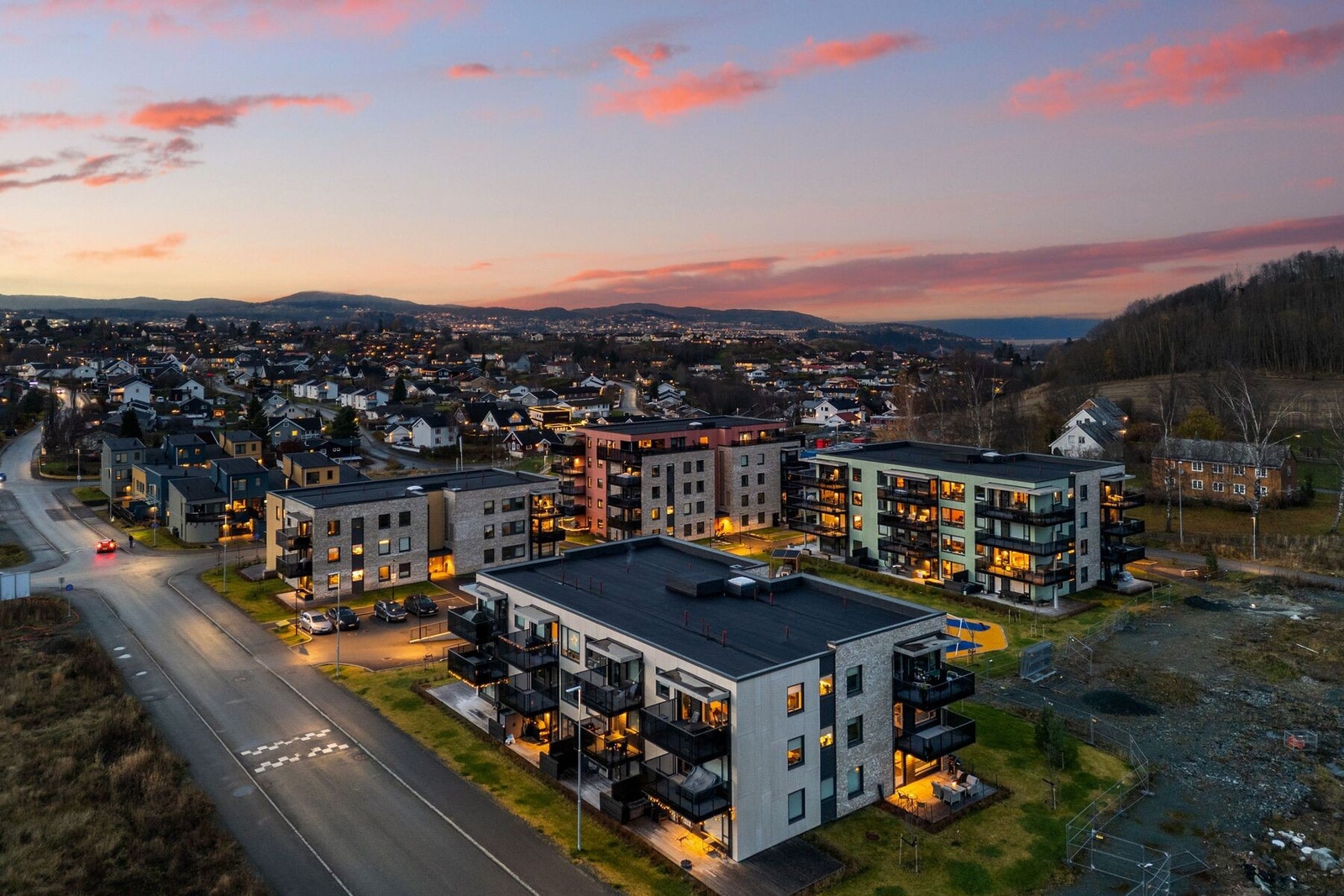 Velkommen til en hyggelig visning, husk visningspåmelding. Vi sees! Galleribilde
