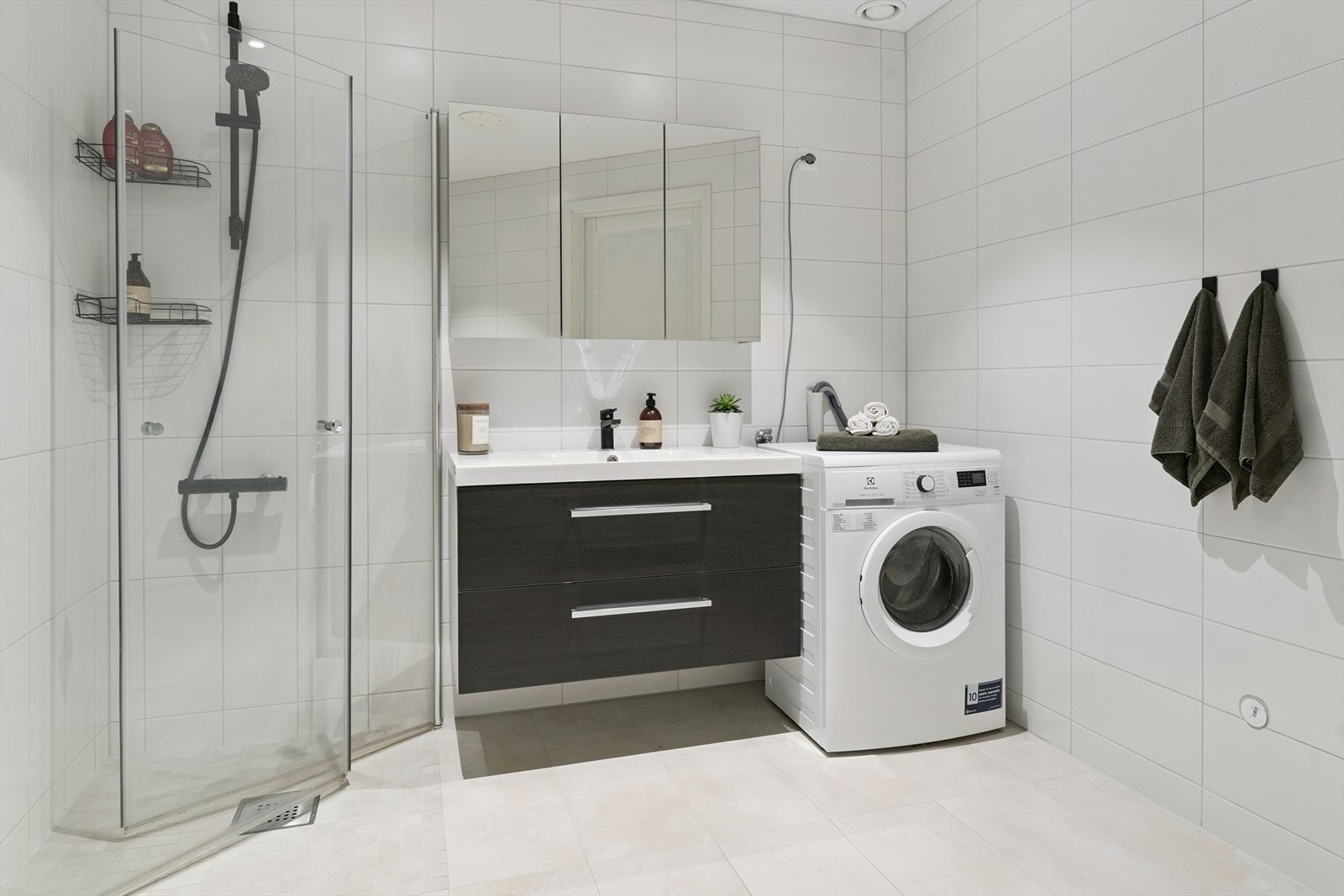 Et lekkert bad som ble modernisert i 2022 Galleribilde