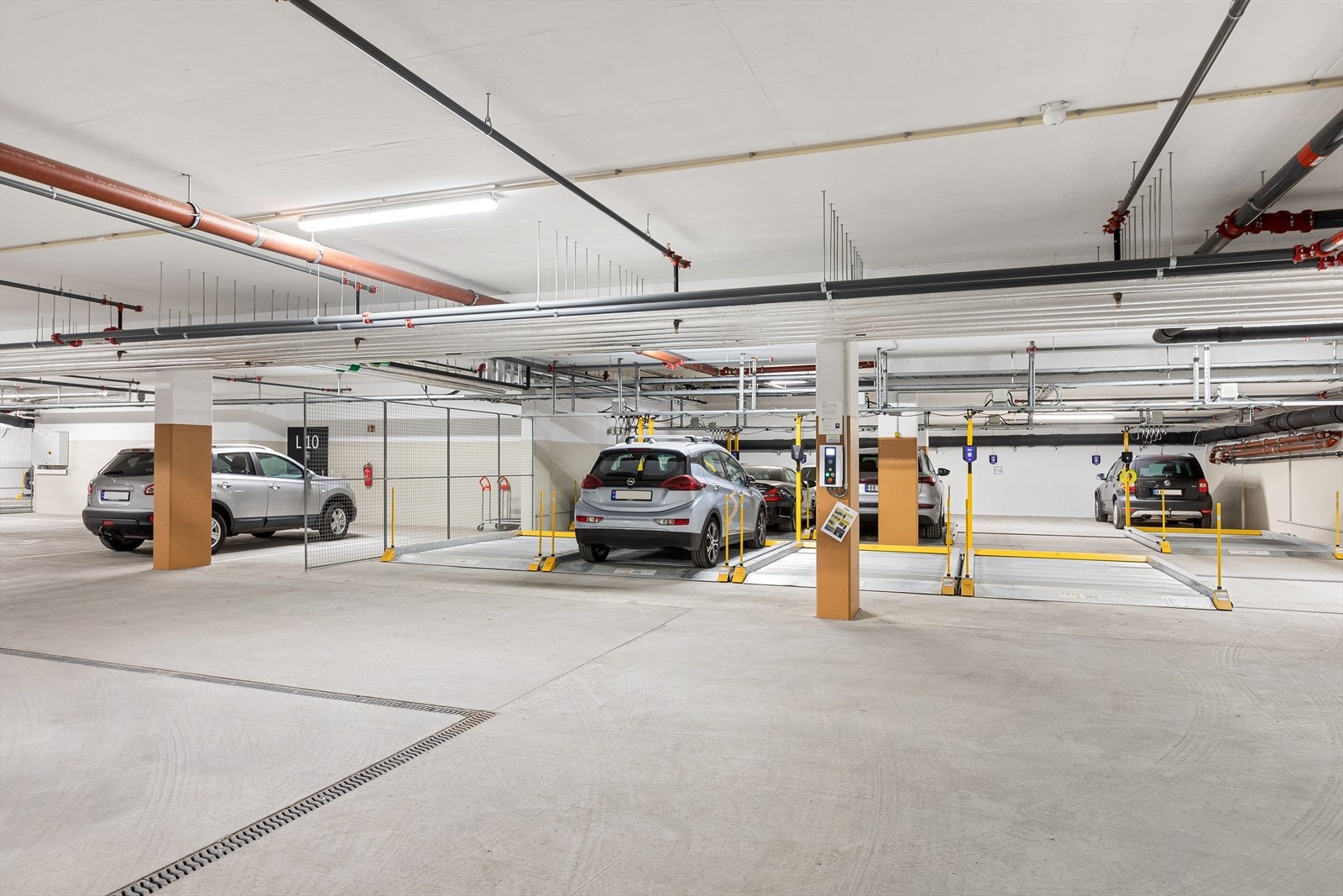 Rett til leie av parkeringsplass i garasjekjeller med mulighet for elbil-lading Galleribilde