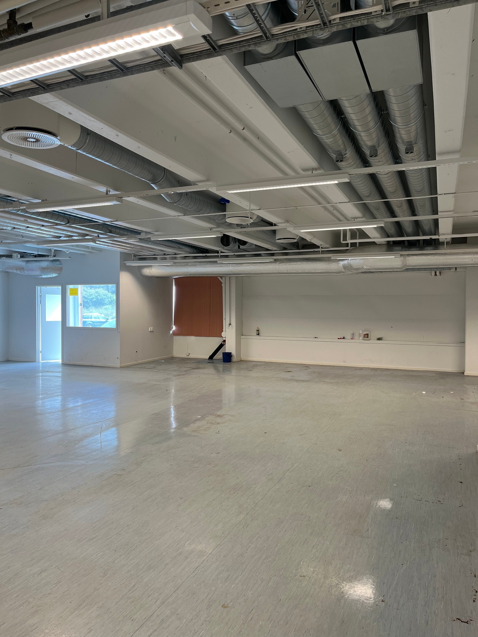 Lokalet sett fra inngang Galleribilde