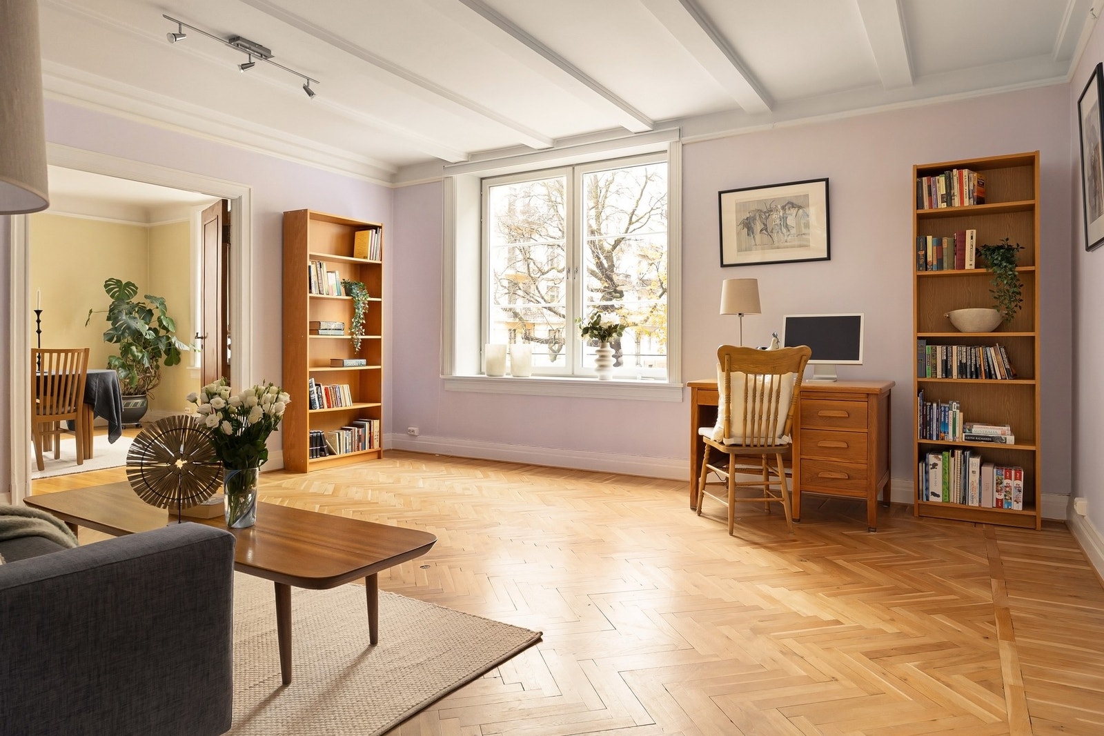 Dette rommet fungerer i dag som kontor, men kan også fungere som soverom Galleribilde