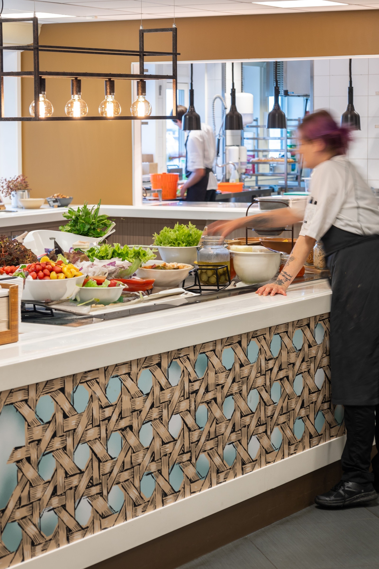 Godt utvalg av varm og kald mat! Galleribilde