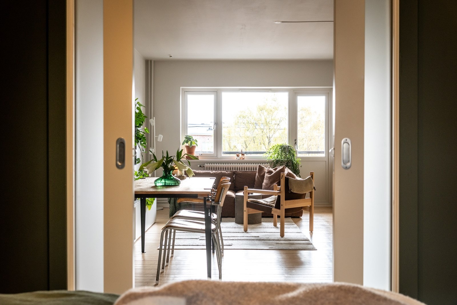 Skyvedører mellom hovedsoverommet og stuen. Galleribilde