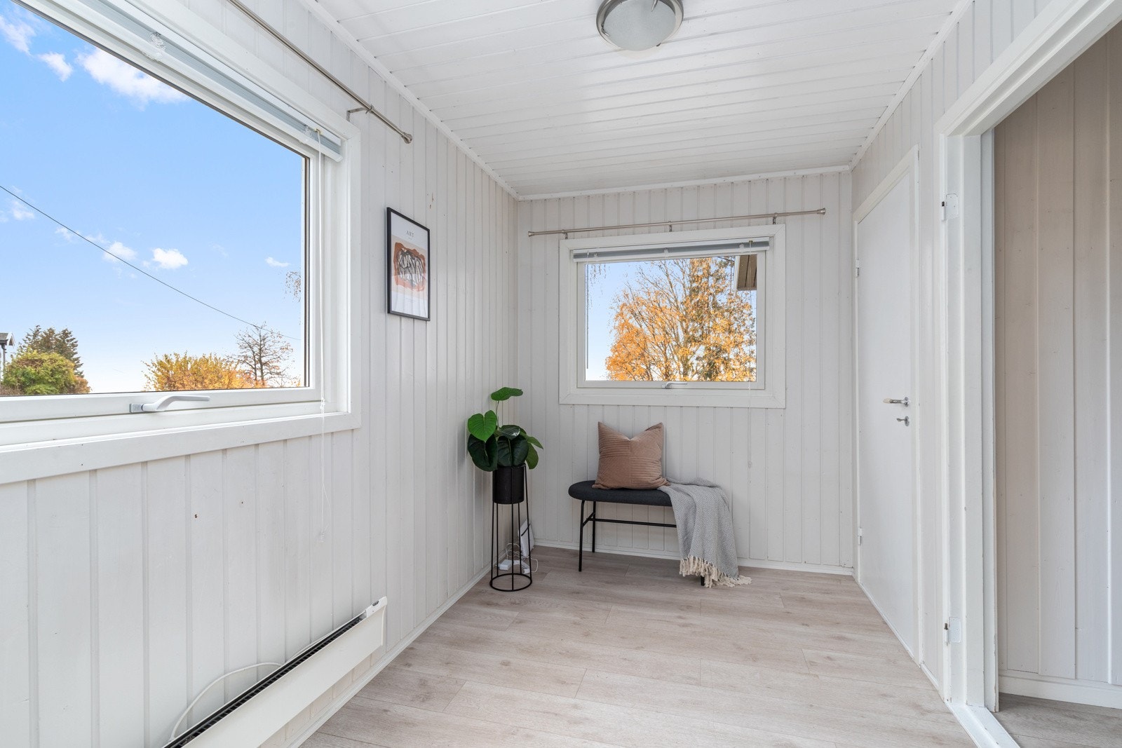 Her er det god plass til å ta av seg ytterklærne og til å ta imot gjester. Galleribilde